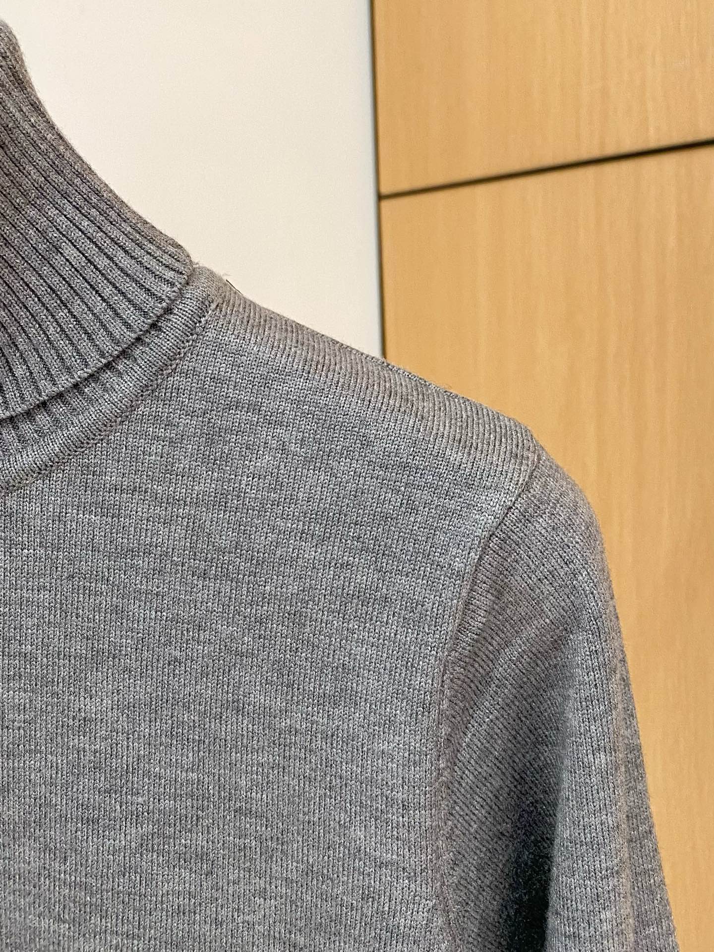 TB 2025秋冬新款高领毛衣 专柜同步 采用羊毛+天丝，时尚经典本色提花logo针织 秋冬必备款精致简