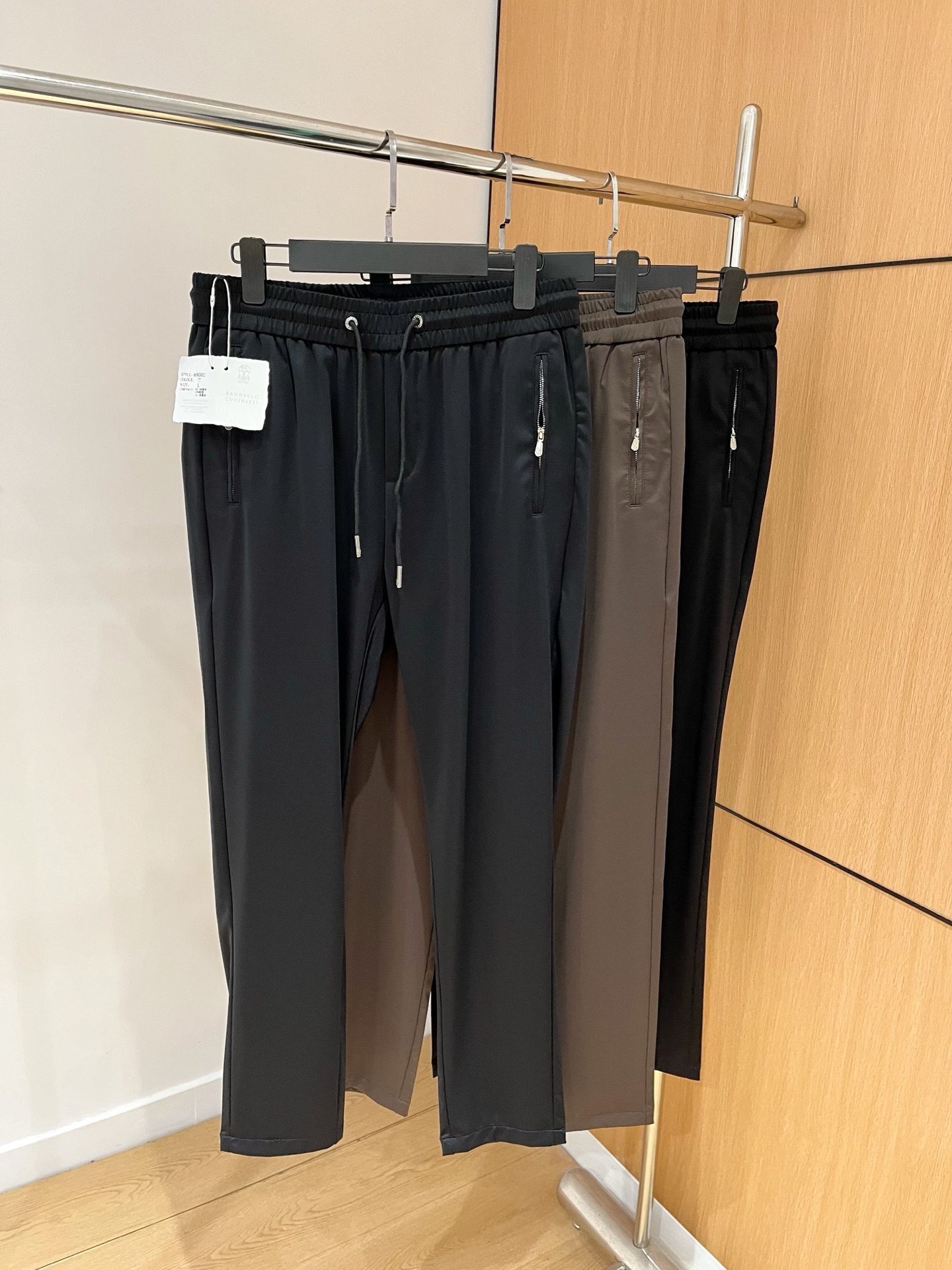 NO:116397,New products for spring, new products for spring, BC, autumn and winter, hot products are coming!  Solid color casual pants, specially provided fabrics. All civil servants/office workers/broad spectrum people are available. The complete set of the latest hang tags/responsive MILANO classic main mark!  Original Italian flavor!  Integrated locked edges and wraps!  Code number m-4xl, alexander wang19860909开春新品 开春新品 BC 秋冬 爆款来袭！纯色休闲裤,特供面料. 公务员/上班族/广谱人群均可.全套最新款吊牌/延用MILANO经典主唛！原汁原味的意大利制造风味！一体化锁边包边！码数m-4xl,,alexander wang,Men's clothing