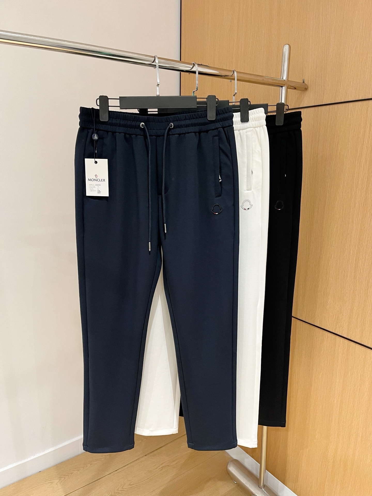 NO:116411,New products for spring, new products for spring, cover, autumn and winter, hot products are coming!  Solid color casual pants, specially provided fabrics. All civil servants/office workers/broad spectrum people are available. The complete set of the latest hang tags/responsive MILANO classic main mark!  Original Italian flavor!  Integrated locked edges and wraps!  Code number m-4xl, Moncler, alexander wang19860909开春新品 开春新品 蒙口 秋冬 爆款来袭！纯色休闲裤,特供面料. 公务员/上班族/广谱人群均可.全套最新款吊牌/延用MILANO经典主唛！原汁原味的意大利制造风味！一体化锁边包边！码数m-4xl,,Moncler,alexander wang,Men's clothing