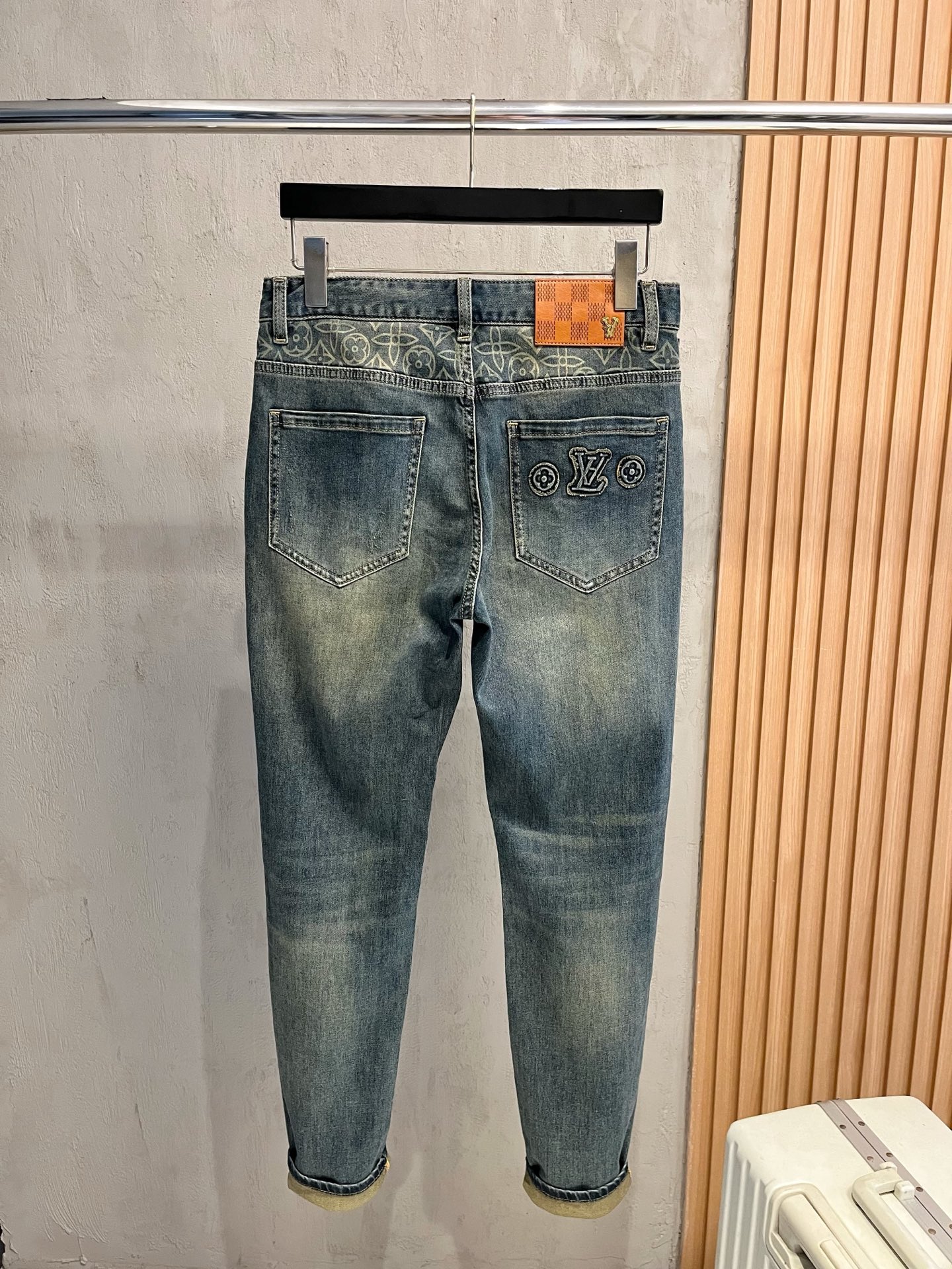  Lv 路易威登 牛仔裤 秋冬 爆款来袭！纯色休闲裤，特供面料. 公务员/上班族/广谱人群均可.全套最新