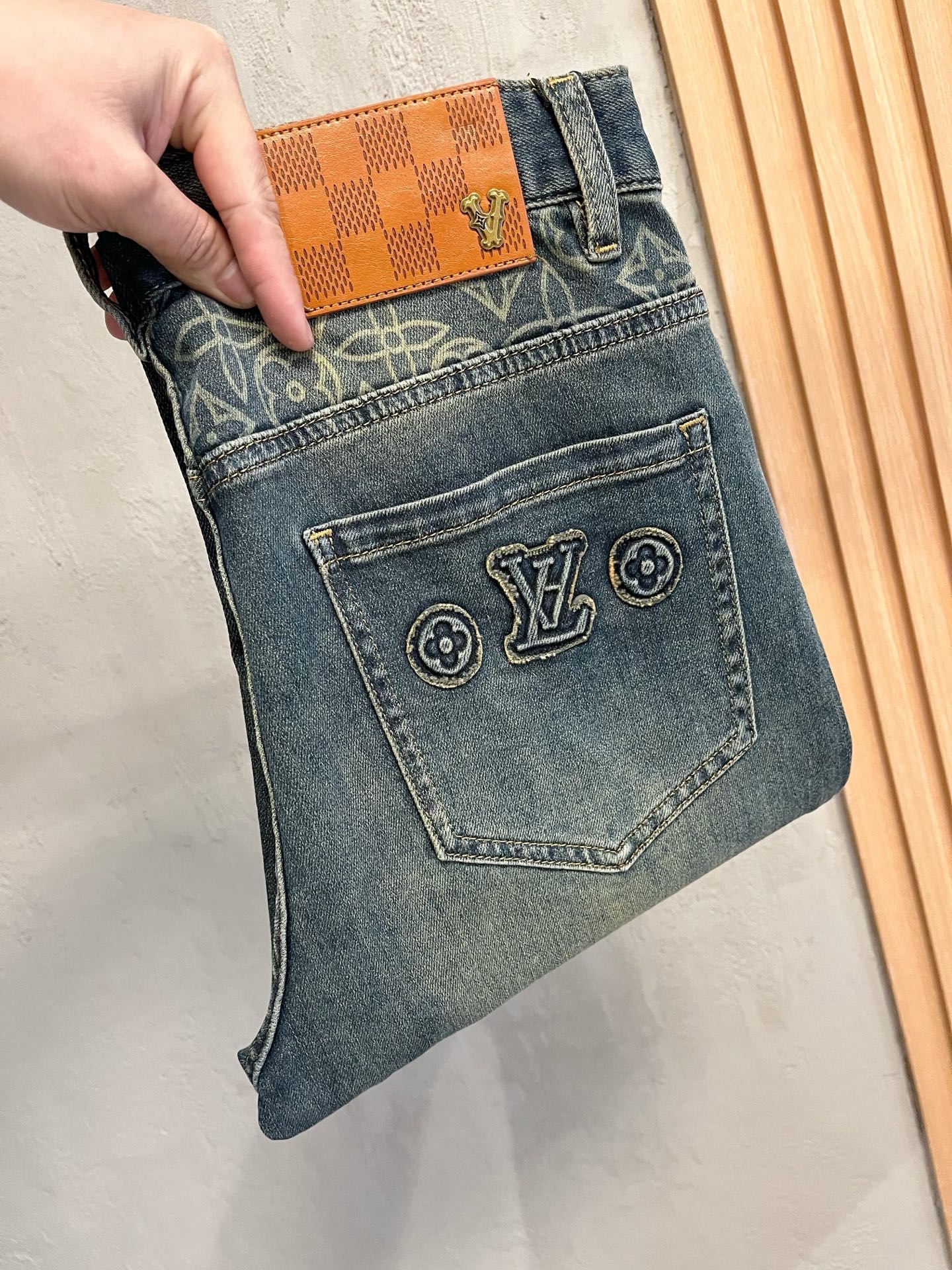  Lv 路易威登 牛仔裤 秋冬 爆款来袭！纯色休闲裤，特供面料. 公务员/上班族/广谱人群均可.全套最新