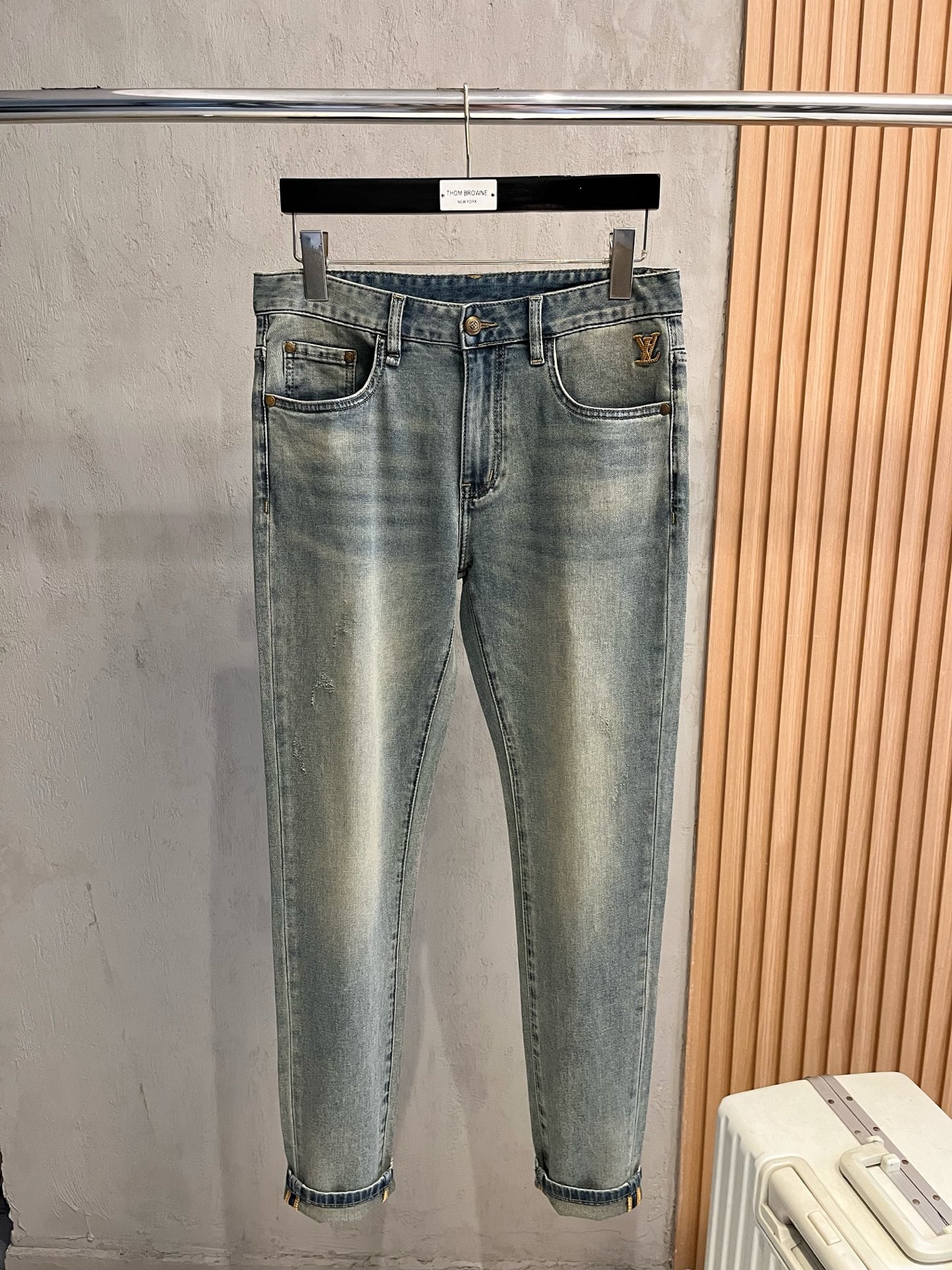  Lv 路易威登 牛仔裤 秋冬 爆款来袭！纯色休闲裤，特供面料. 公务员/上班族/广谱人群均可.全套最新