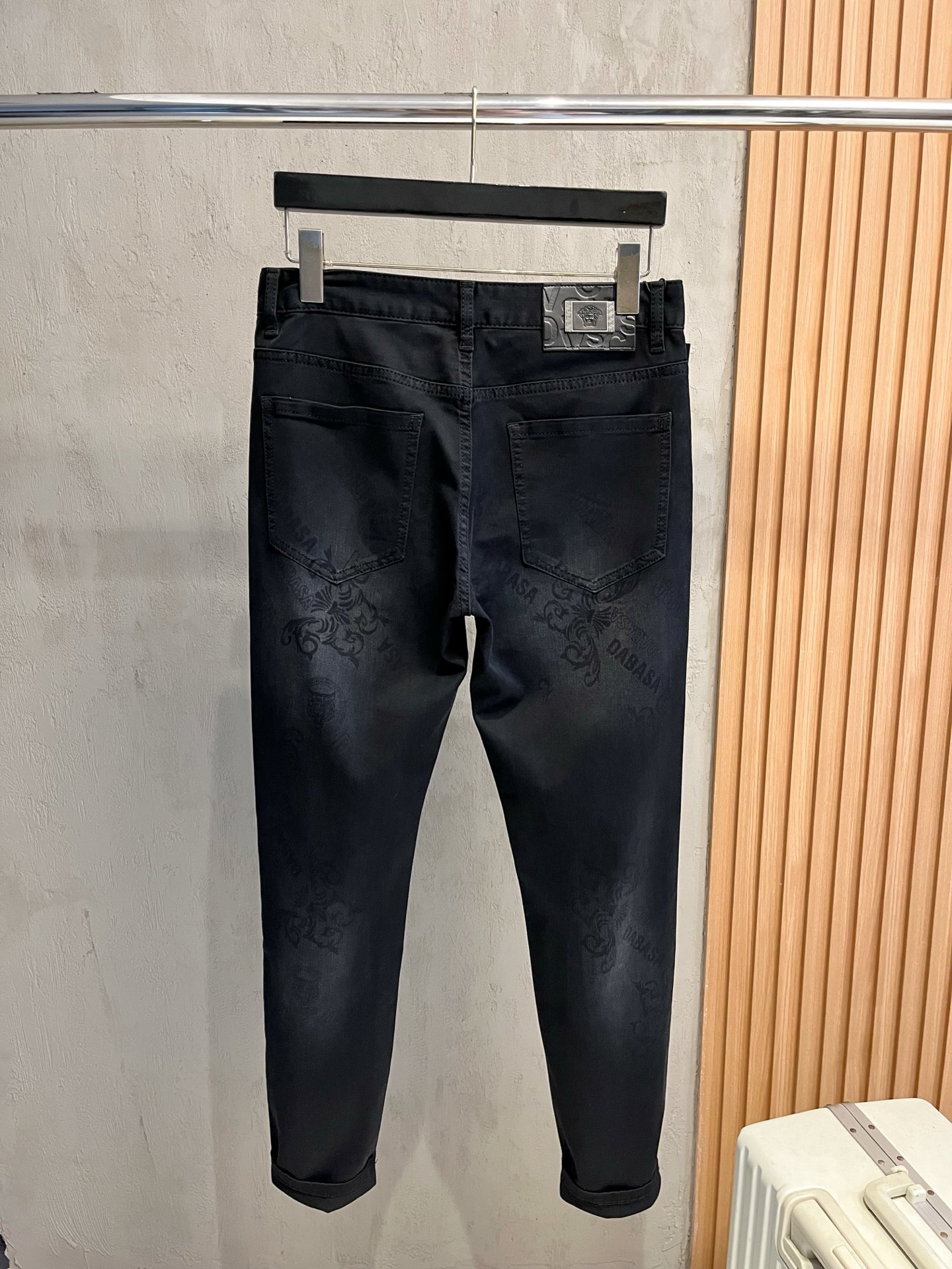  范思哲 牛仔裤 秋冬 爆款来袭！纯色休闲裤，特供面料. 公务员/上班族/广谱人群均可.全套最新款吊牌/