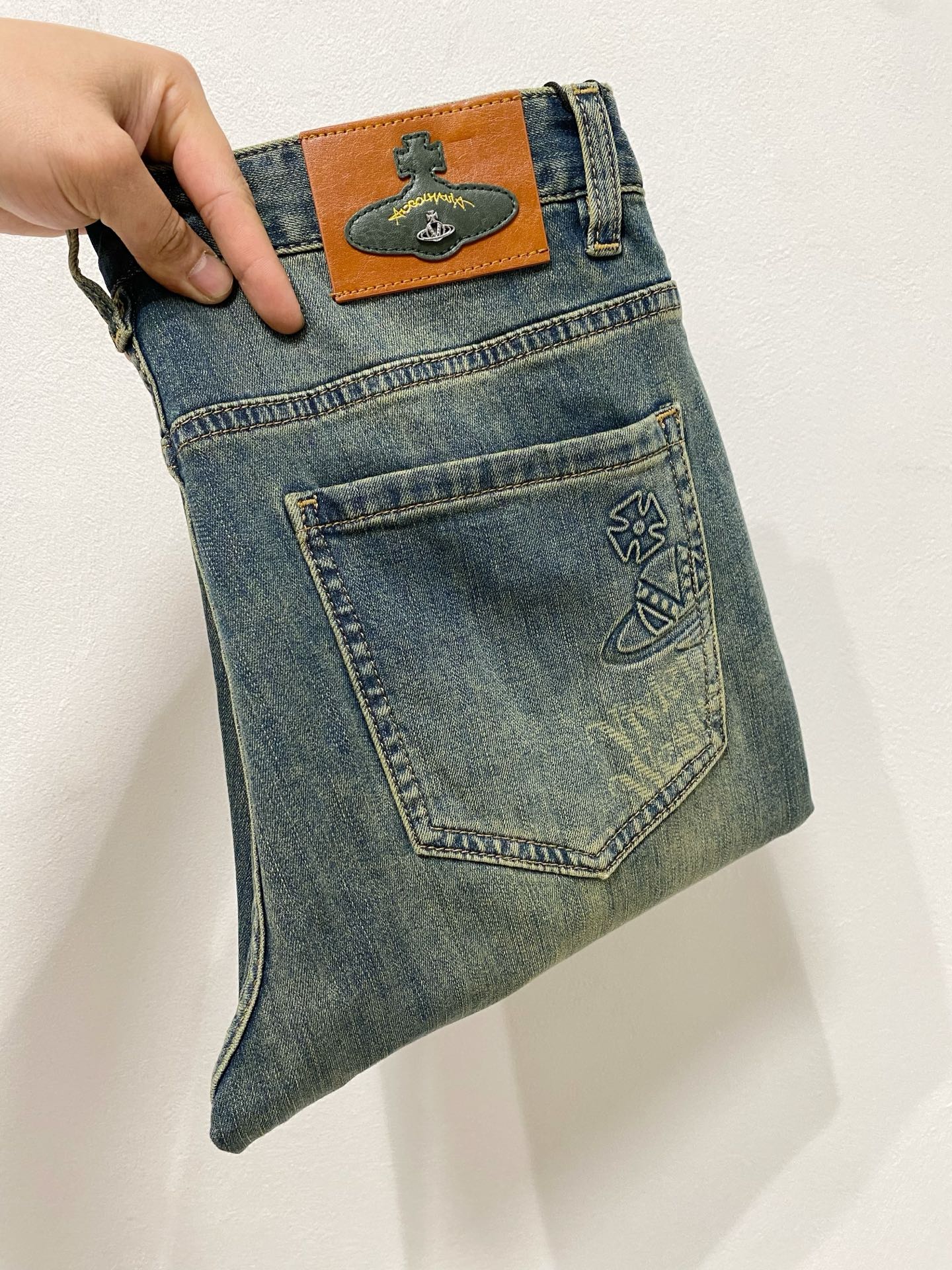 NO:124186,The Queen Mother of the Cities, jeans, autumn and winter, is coming!  Solid color casual pants, specially provided fabrics. All civil servants/office workers/broad spectrum people are available. The complete set of the latest hang tags/responsive MILANO classic main mark!  Original Italian flavor!  Integrated locked edges and wraps!  29-38, jeans,alexander wang19860909西太后 牛仔裤 秋冬 爆款来袭！纯色休闲裤,特供面料. 公务员/上班族/广谱人群均可.全套最新款吊牌/延用MILANO经典主唛！原汁原味的意大利制造风味！一体化锁边包边！码数29-38,,jeans,alexander wang,Men's clothing