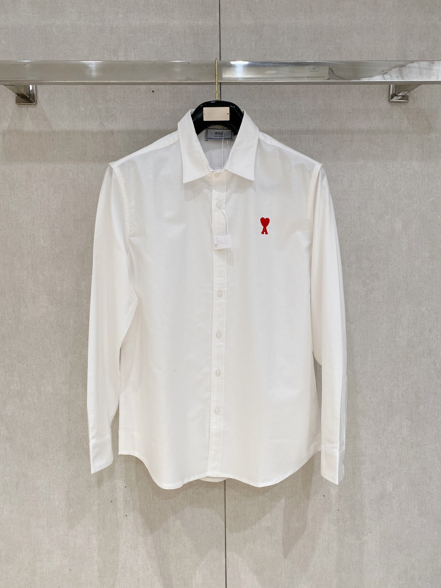 NO:124201,Love Home 2025 spring and summer new men's shirt, trendy light luxury new products debut, original single replica product, high-end quality, highest version in the market, Milan fashion designer model, sneak peek, exclusive on-site; panoramic letter logo pattern printing decoration!  Customer-supplied original traceless stretch spandex fabric!  The same style for men and women!  The upper body effect is excellent, and the comfortable and close body show your temperament!  Number of codes 0-4, alexander wang19860909爱心家2025春夏新款男士衬衣,潮流轻奢新品登场 原单复刻产物 高端品质 市场最高版本 米兰时装设计师款 先睹为快,独家现货发售；全景字母logo图案印花修饰！客供原版无痕弹力氨纶面料！男女同款！上身效果超赞,舒适贴身彰显气质！码数0-4,,alexander wang,Men's clothing