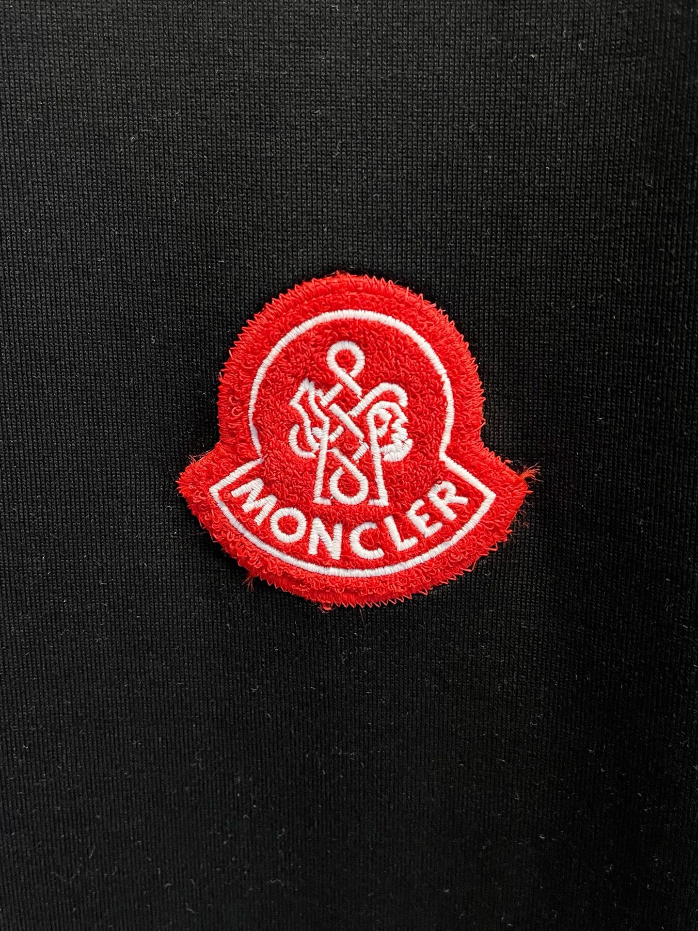  蒙口 2025春夏新款 字母logo圆领短袖t恤，春夏休闲穿搭必不可少，原版纯棉面料。完完全全体现在高