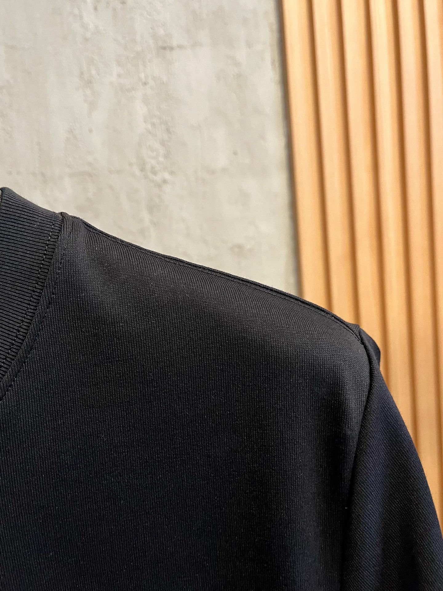  迪奥 2025春夏新款 字母logo圆领短袖t恤，春夏休闲穿搭必不可少，原版纯棉面料。完完全全体现在高