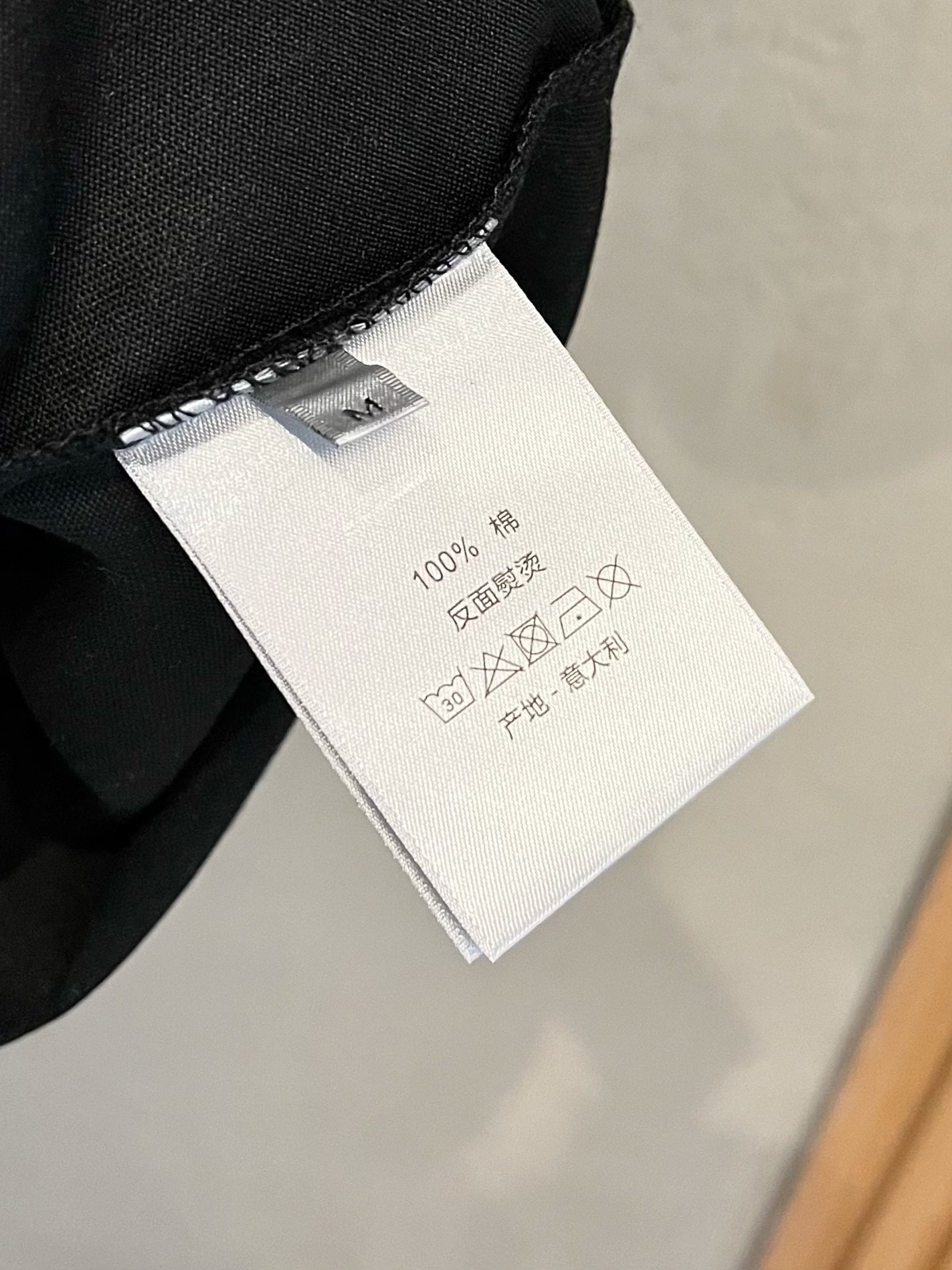  迪奥 2025春夏新款 字母logo圆领短袖t恤，春夏休闲穿搭必不可少，原版纯棉面料。完完全全体现在高