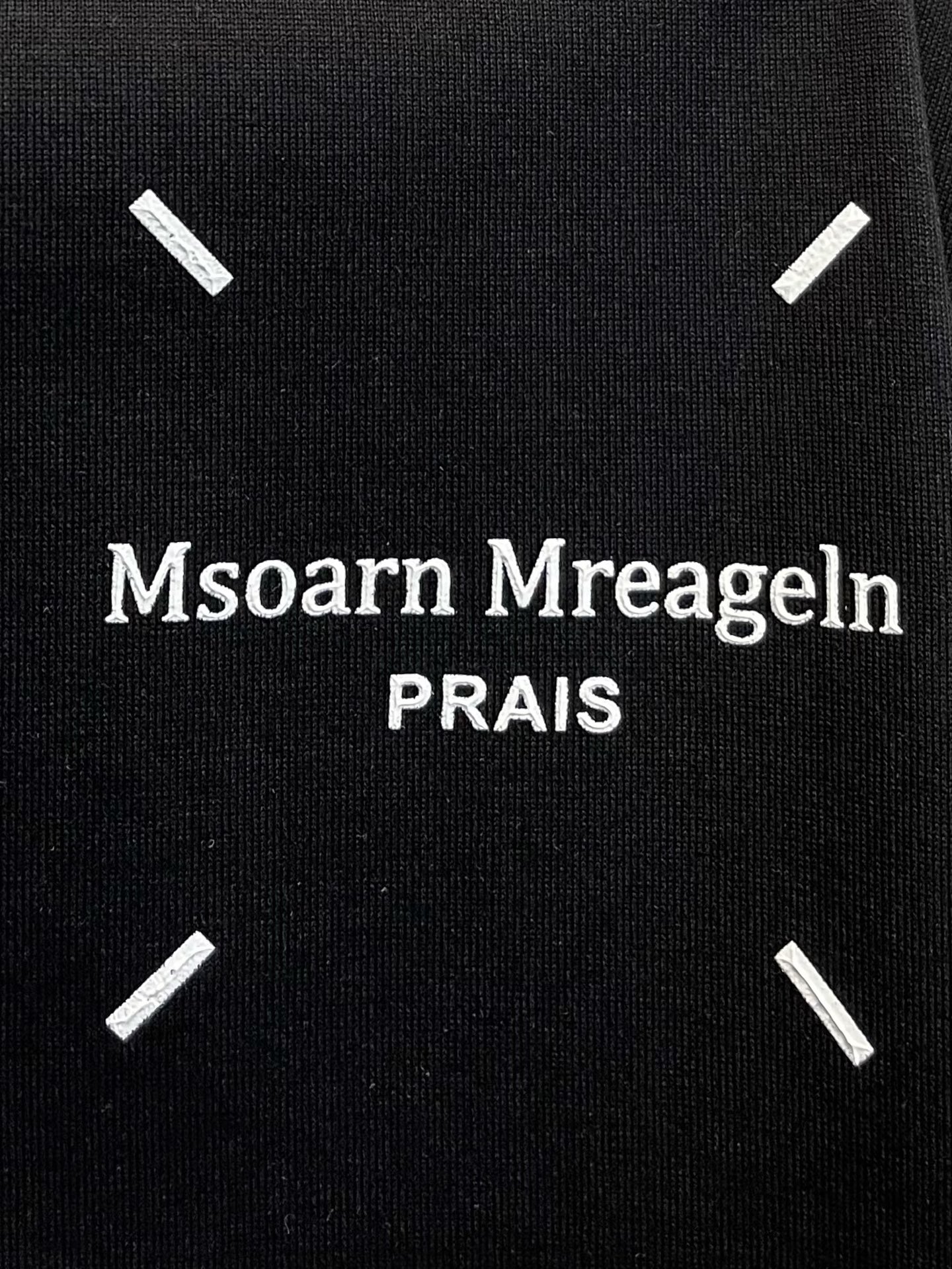  马吉拉 2025春夏新款 字母logo圆领短袖t恤，春夏休闲穿搭必不可少，原版纯棉面料。完完全全体现在