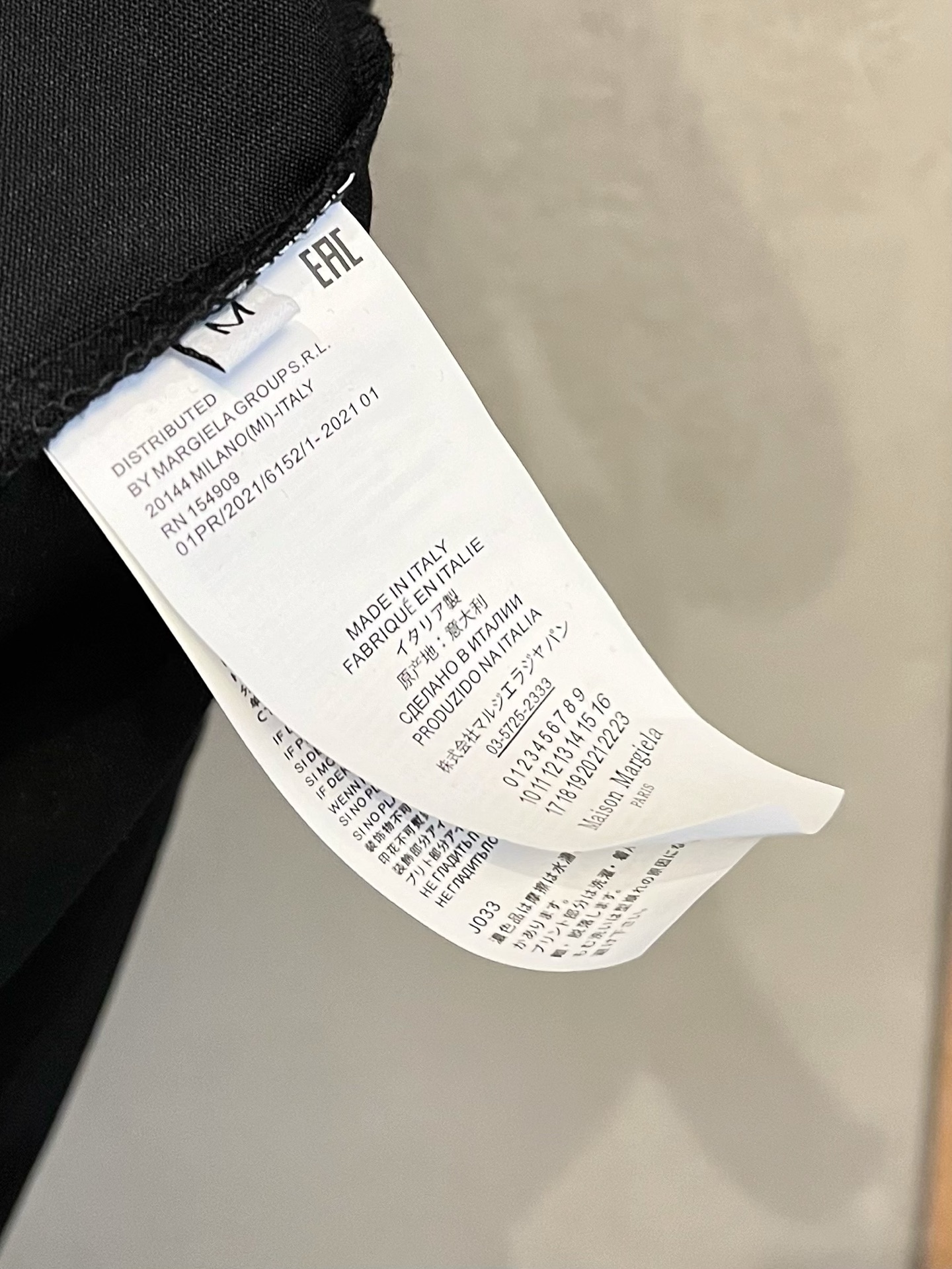  马吉拉 2025春夏新款 字母logo圆领短袖t恤，春夏休闲穿搭必不可少，原版纯棉面料。完完全全体现在