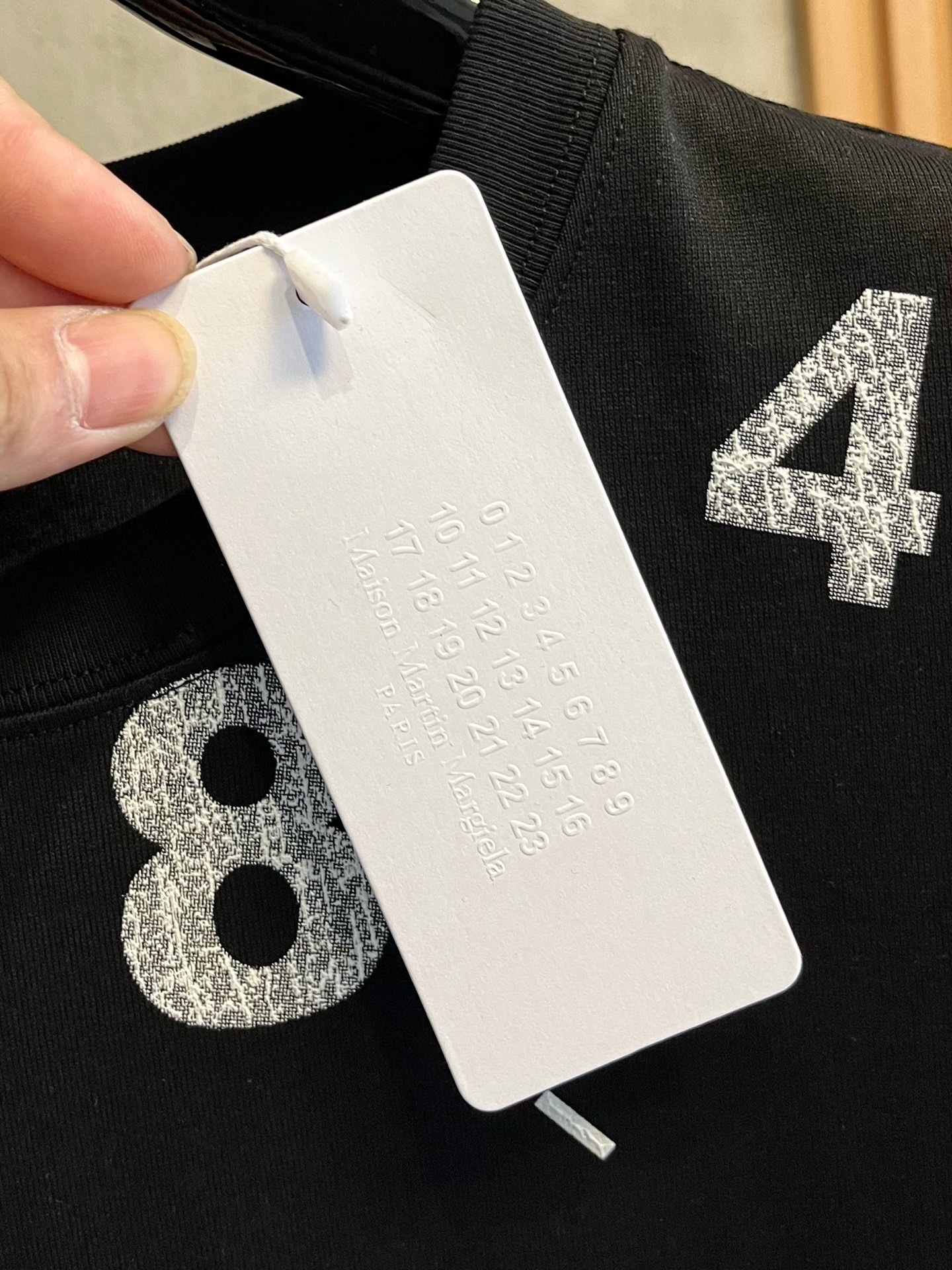  马吉拉 2025春夏新款 字母logo圆领短袖t恤，春夏休闲穿搭必不可少，原版纯棉面料。完完全全体现在