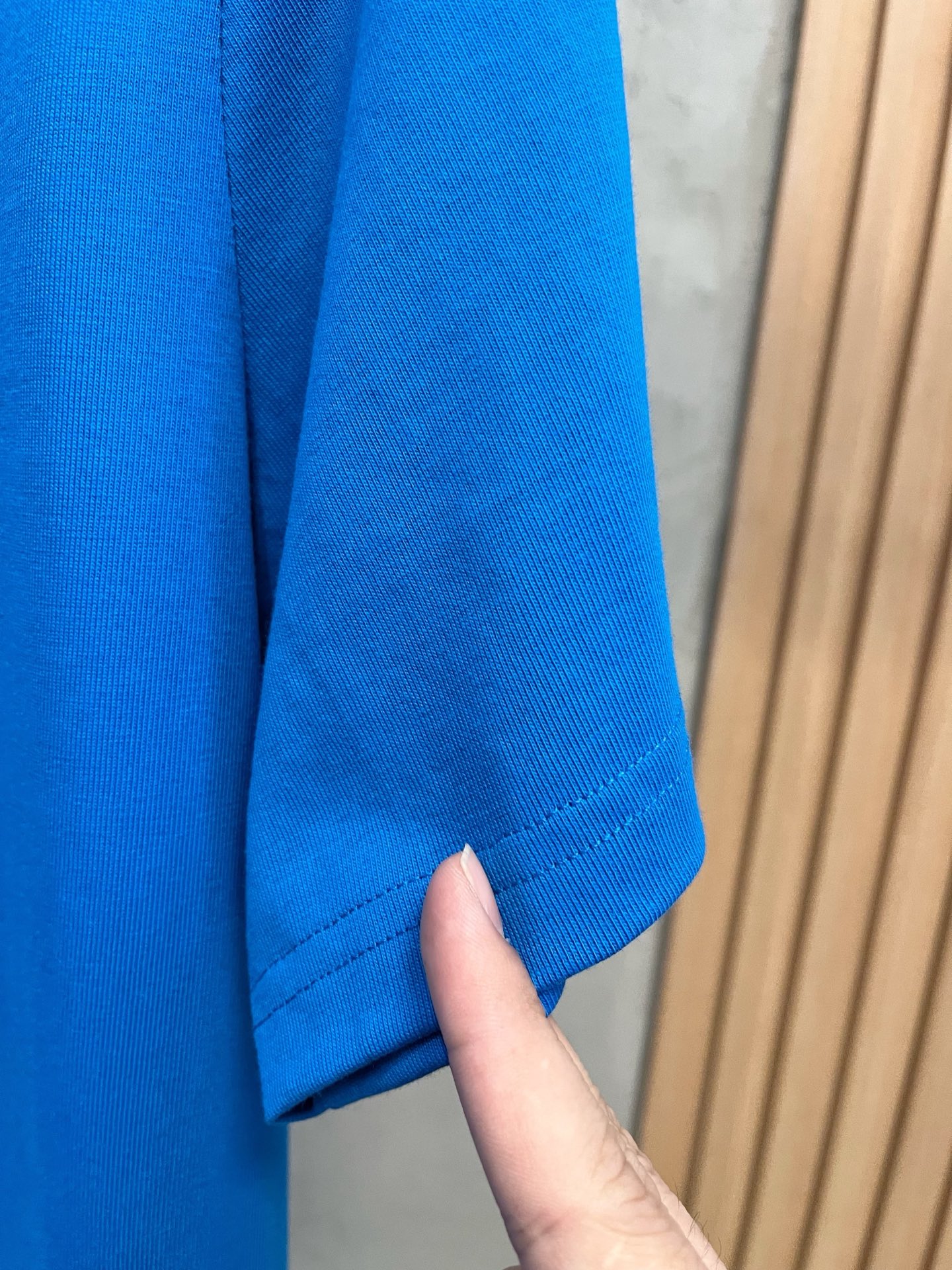  普拉达 2025春夏新款 字母logo圆领短袖t恤，春夏休闲穿搭必不可少，原版纯棉面料。完完全全体现在