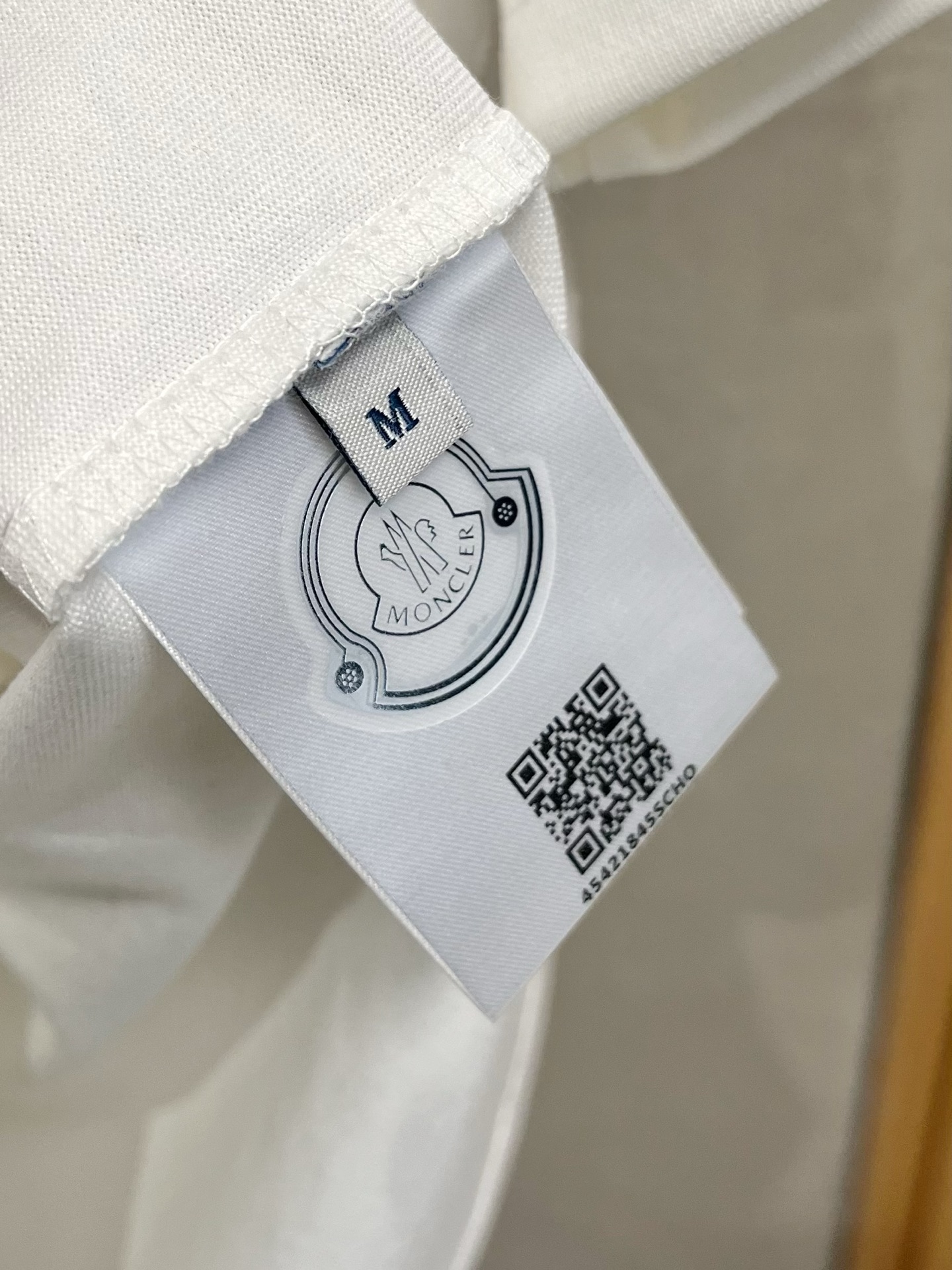  蒙口 2025春夏新款 字母logo圆领短袖t恤，春夏休闲穿搭必不可少，原版纯棉面料。完完全全体现在高