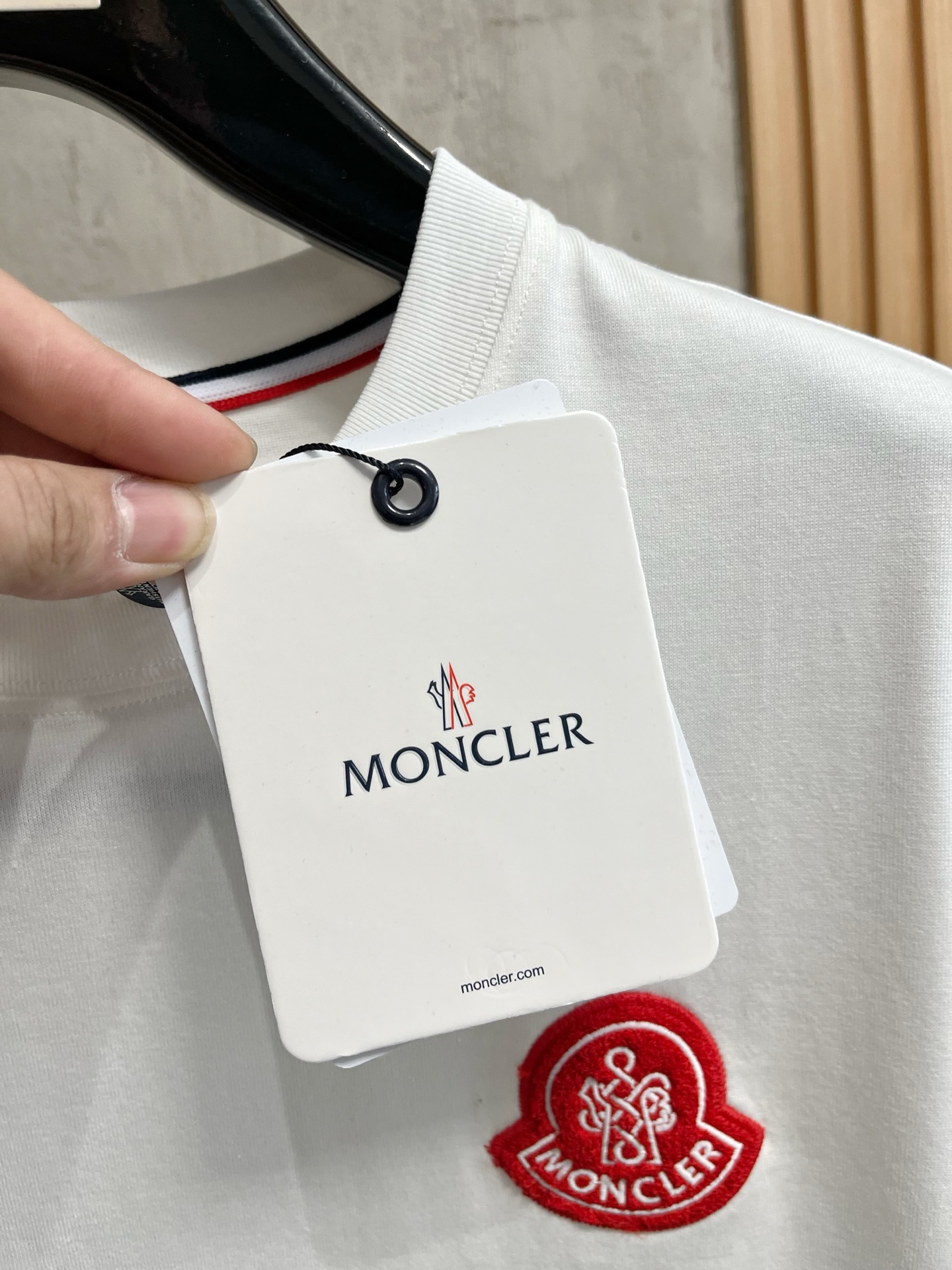  蒙口 2025春夏新款 字母logo圆领短袖t恤，春夏休闲穿搭必不可少，原版纯棉面料。完完全全体现在高