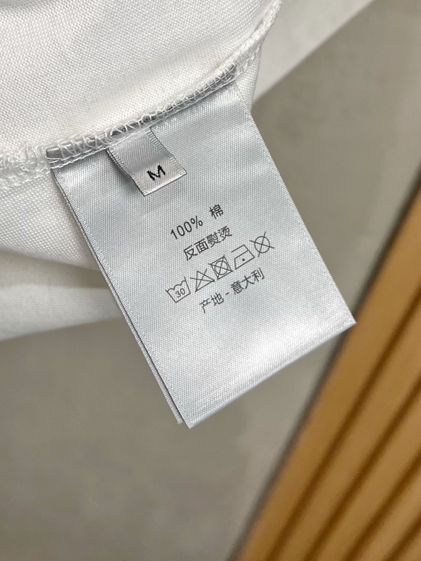  迪奥 2025春夏新款 字母logo圆领短袖t恤，春夏休闲穿搭必不可少，原版纯棉面料。完完全全体现在高