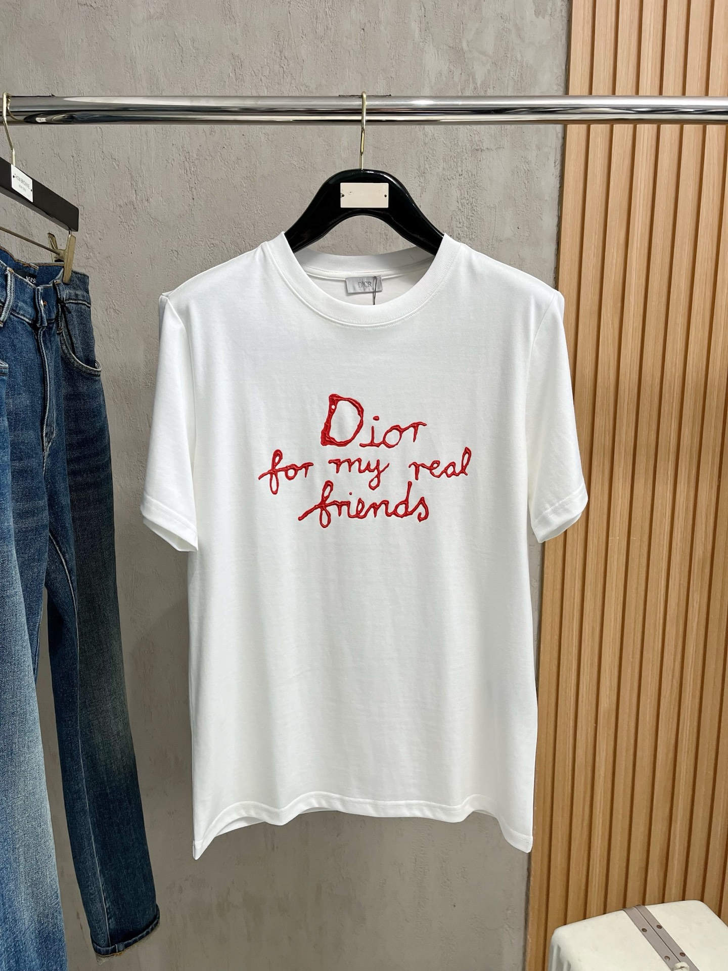  迪奥 2025春夏新款 字母logo圆领短袖t恤，春夏休闲穿搭必不可少，原版纯棉面料。完完全全体现在高