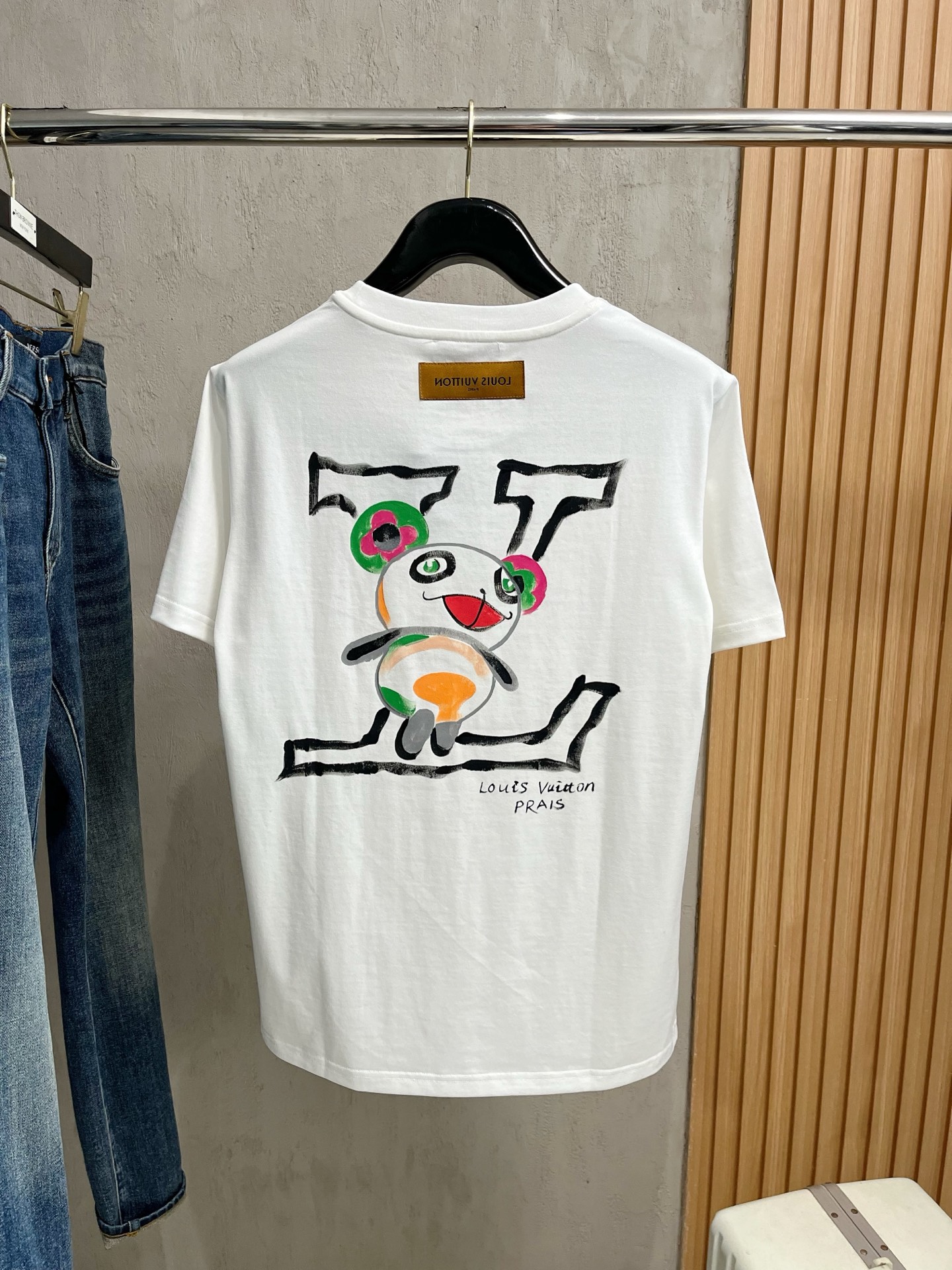  LV 2025春夏新款 字母logo圆领短袖t恤，春夏休闲穿搭必不可少，原版纯棉面料。完完全全体现在高