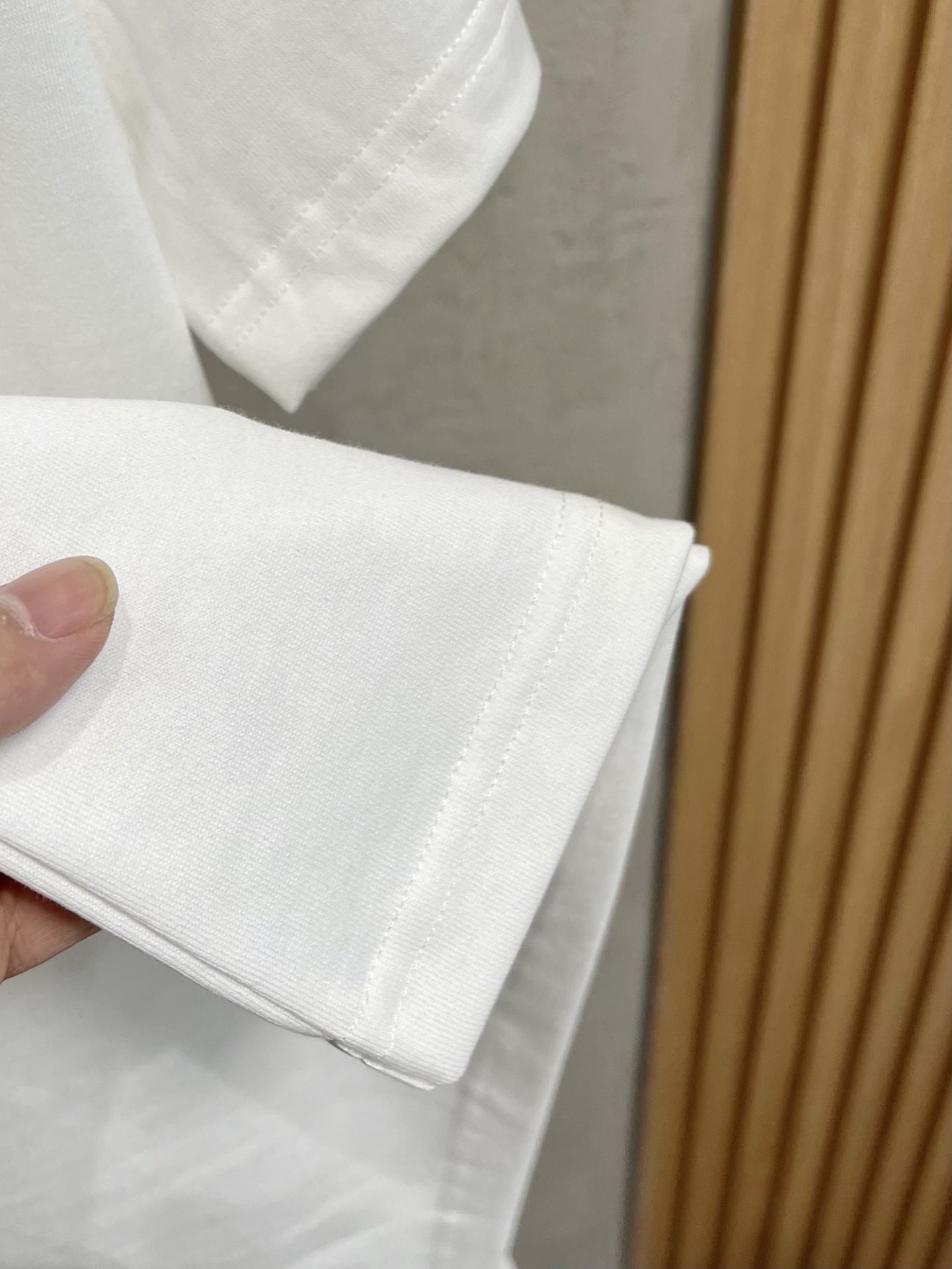  马吉拉 2025春夏新款 字母logo圆领短袖t恤，春夏休闲穿搭必不可少，原版纯棉面料。完完全全体现在