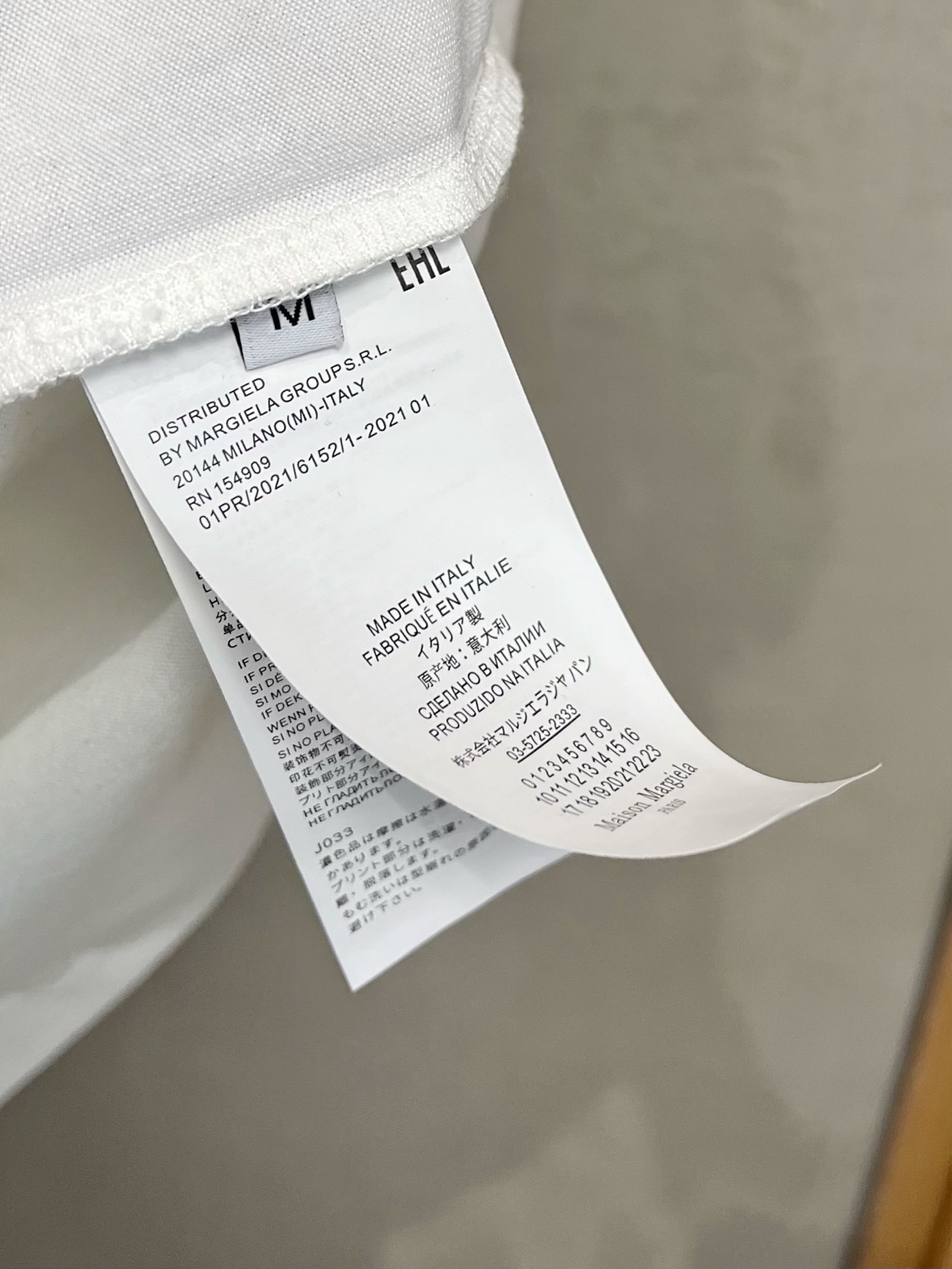  马吉拉 2025春夏新款 字母logo圆领短袖t恤，春夏休闲穿搭必不可少，原版纯棉面料。完完全全体现在