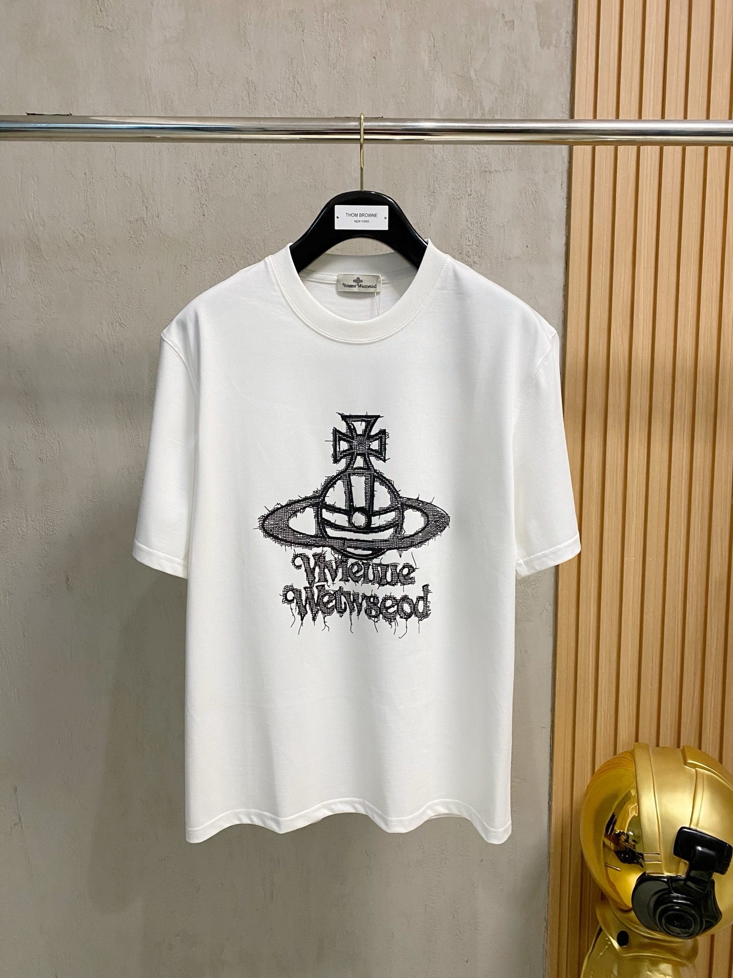 NO:428664,Queen Mother of the Cialis has new products for spring and summer 2025. Three standards are complete. Pure cotton round neck short-sleeved T-shirt. Don’t need to introduce too much good products. Look at the details. Counter code M-XXXL 175/suggestions L,,T-shirt,tees,t-shirt,alexander wang19860909西太后 2025年春夏新品上新 三标齐全 纯棉圆领短袖T恤 好货不用过多介绍 看细节 专柜码数M-XXXL 175/建议L,,T-shirt,tees，t-shirt,alexander wang,Men's clothing