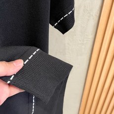 芬迪 2026新款休闲针织短袖翻领Polo ,都市时尚简单休闲版型,原汁原味的代工厂定制渠道,让你过目不 芬迪 2026新款休闲针织短袖翻领Polo ,都市时尚简单休闲版型,原汁原味的代工厂定制渠道,让你过目不