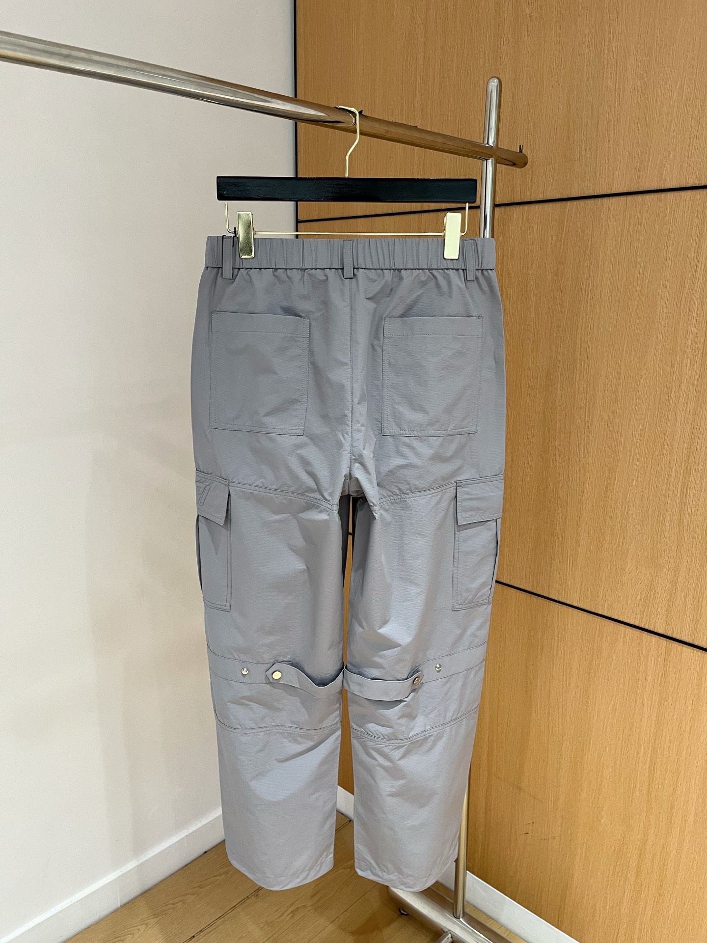 “Men’s High-Performance Thongs: Perfect Fit for Fashion and Outdoor Exercise in Black, Blue, Grey” - 图片 9