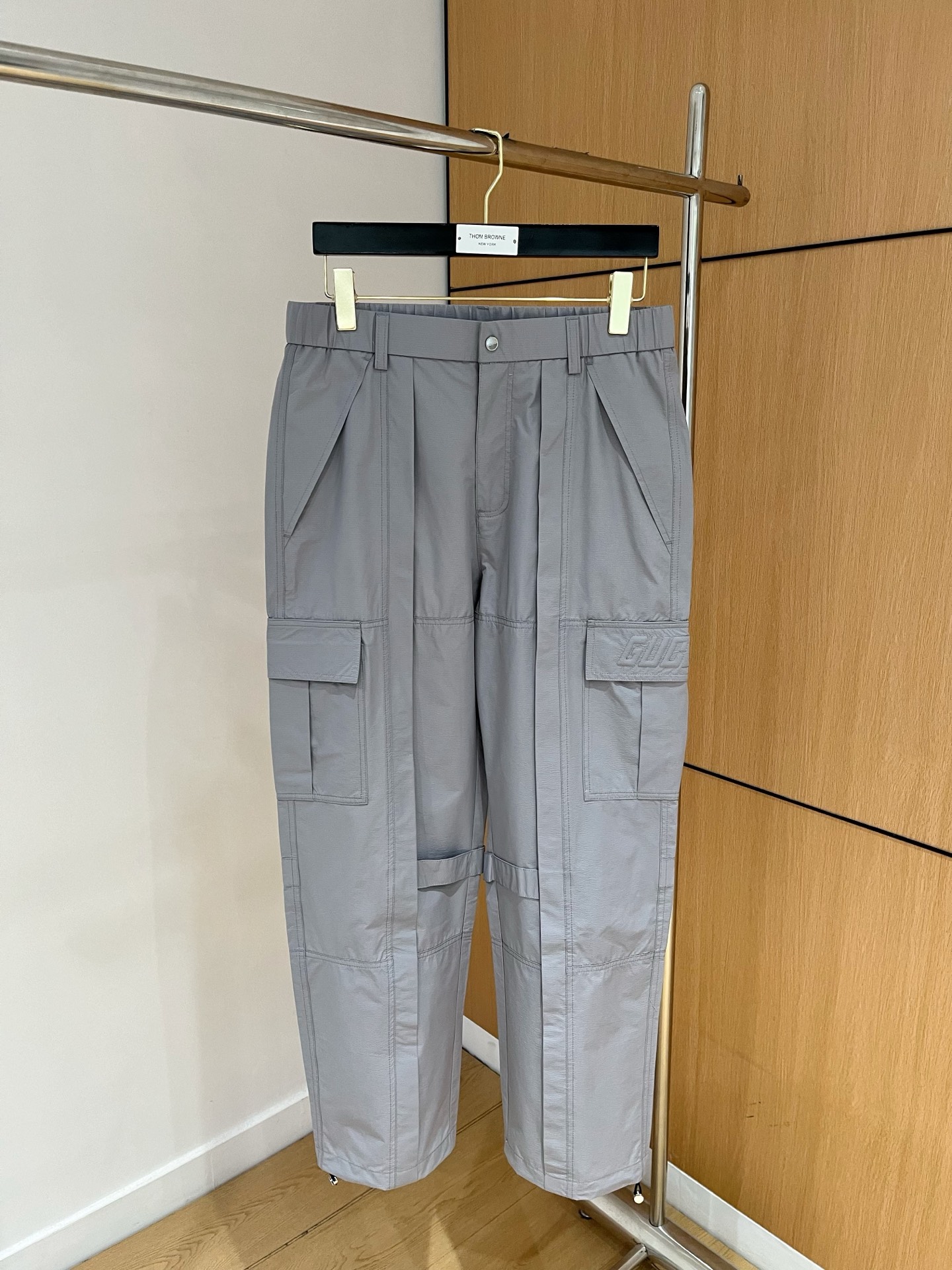 “Men’s High-Performance Thongs: Perfect Fit for Fashion and Outdoor Exercise in Black, Blue, Grey” - 图片 2