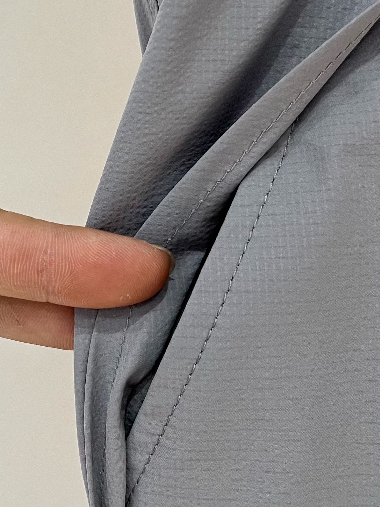 “Men’s High-Performance Thongs: Perfect Fit for Fashion and Outdoor Exercise in Black, Blue, Grey” - 图片 5