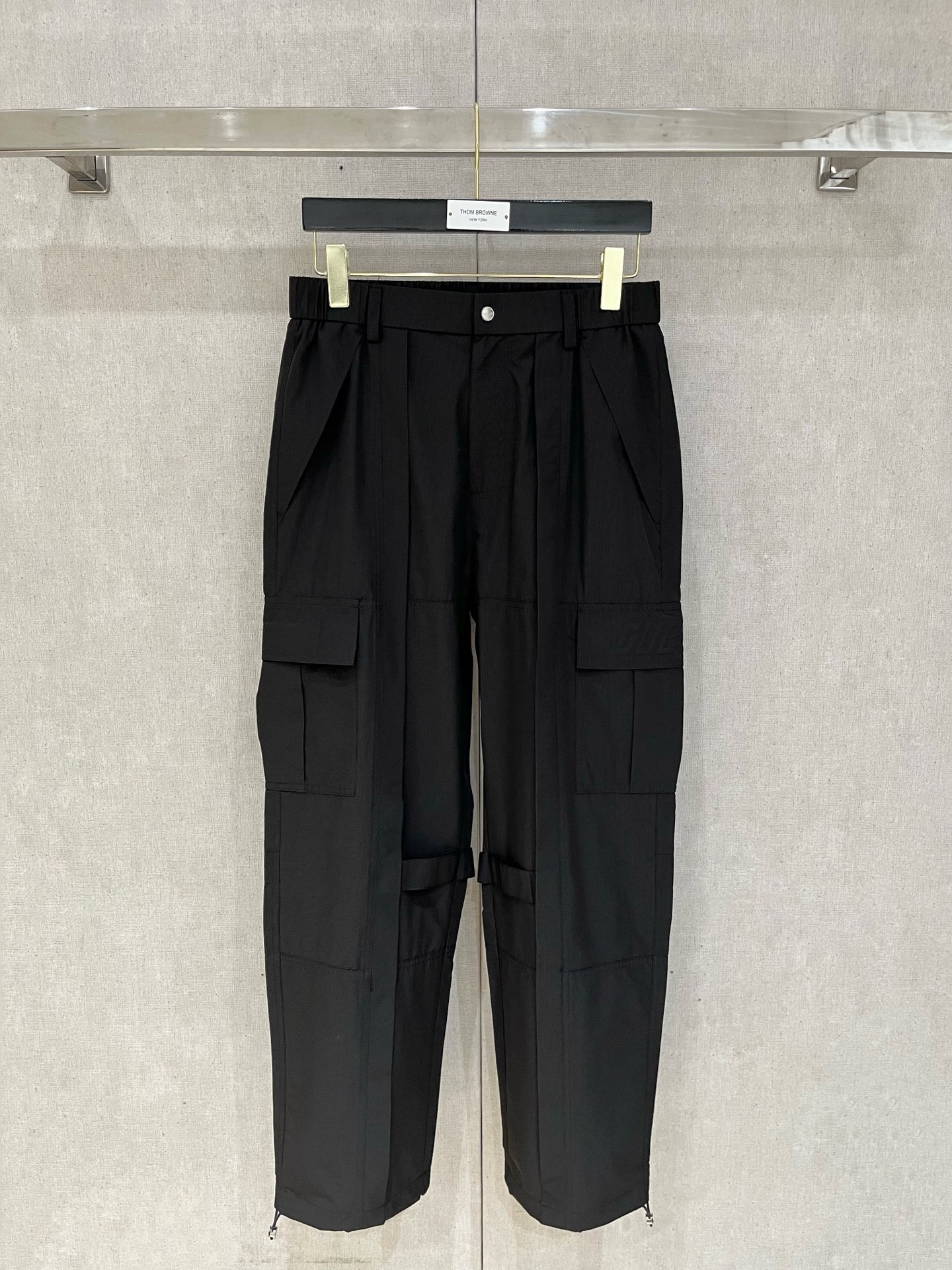 ❤️ GUCC1 男士精品休闲裤顶级面料休闲裤，最新款上身版型无敌正!绝对可以闭眼收的一款此款裤子非常百