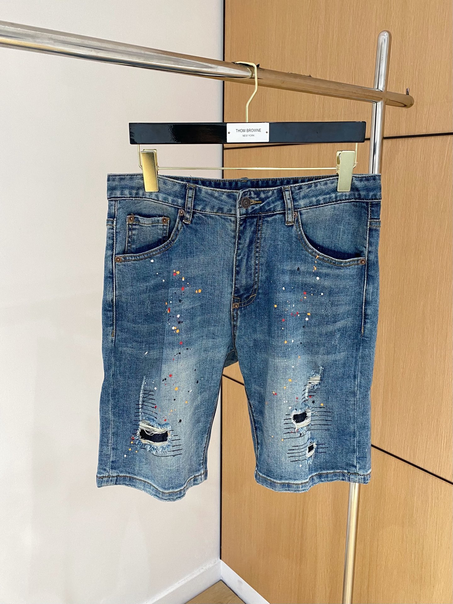 NO:145271,Balenciaga high-end customization 2025Ss spring and summer new original single hot denim shorts super customization original hardware super heavy industry craftsmanship excellent style, impeccable details!  The style is not picky!  Must-have sizes for summer: 29-38 (no 35 no 37), balenciaga, shorts, alexander wang19860909巴黎世家高端定制 2025Ss春夏新款原单爆款牛仔短裤 超级定制款 原版五金 超级重工工艺 版型超赞,细节做工无可挑剔！款式不挑人！夏季必备尺码:29-38（无35无37）,,balenciaga,shorts,alexander wang,Men's clothing