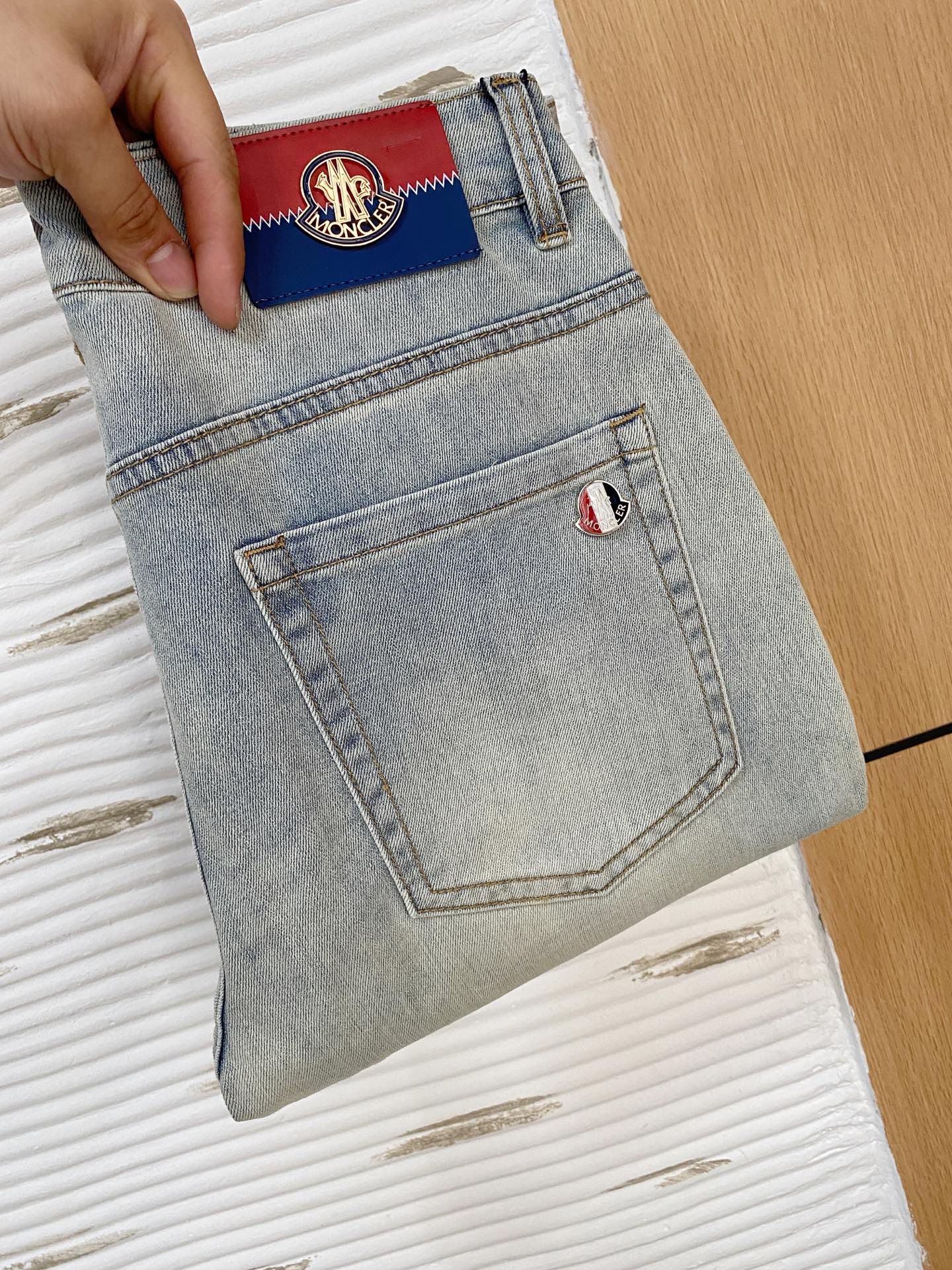 NO:145456,The 25SS four-season super-burning street-explosion series is exclusively launched. Original custom high-end quality fabric, customized hardware style slim-fitting tailoring, fabric with elasticity, micro-elastic upper body comfort, a must-have item!  Counter size 29-38 (no 35 no 37), Moncler, jeans, alexander wang19860909蒙口【新品】高端独家发售 25SS四季款超燃炸街系列之最牛仔裤 独家隆重推出 原版定制高端品质面料 定制五金版型修身剪裁 面料带弹力 微弹上身舒适度超高 必爆单品！专柜尺码29-38（无35无37）,,Moncler,jeans,alexander wang,Men's clothing