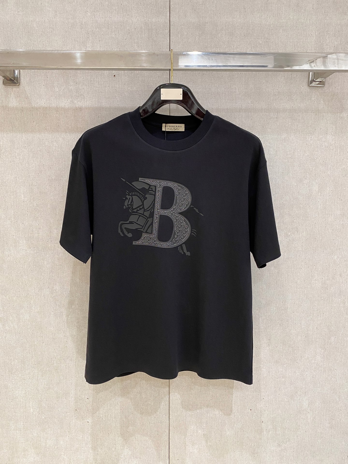 Burberry Classic Logo Print Short Sleeve T-Shirt - Premium Cotton Fabric 2 i1745597160403 2692 0 0