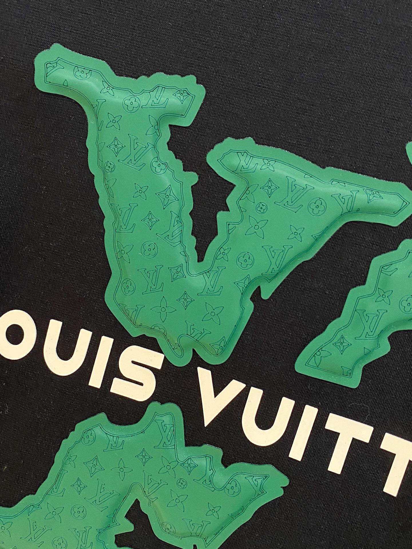 Louis Vuitton Classic Logo Cotton T-Shirt - Comfortable & Stylish 7 i1745597177813 8502 0 4