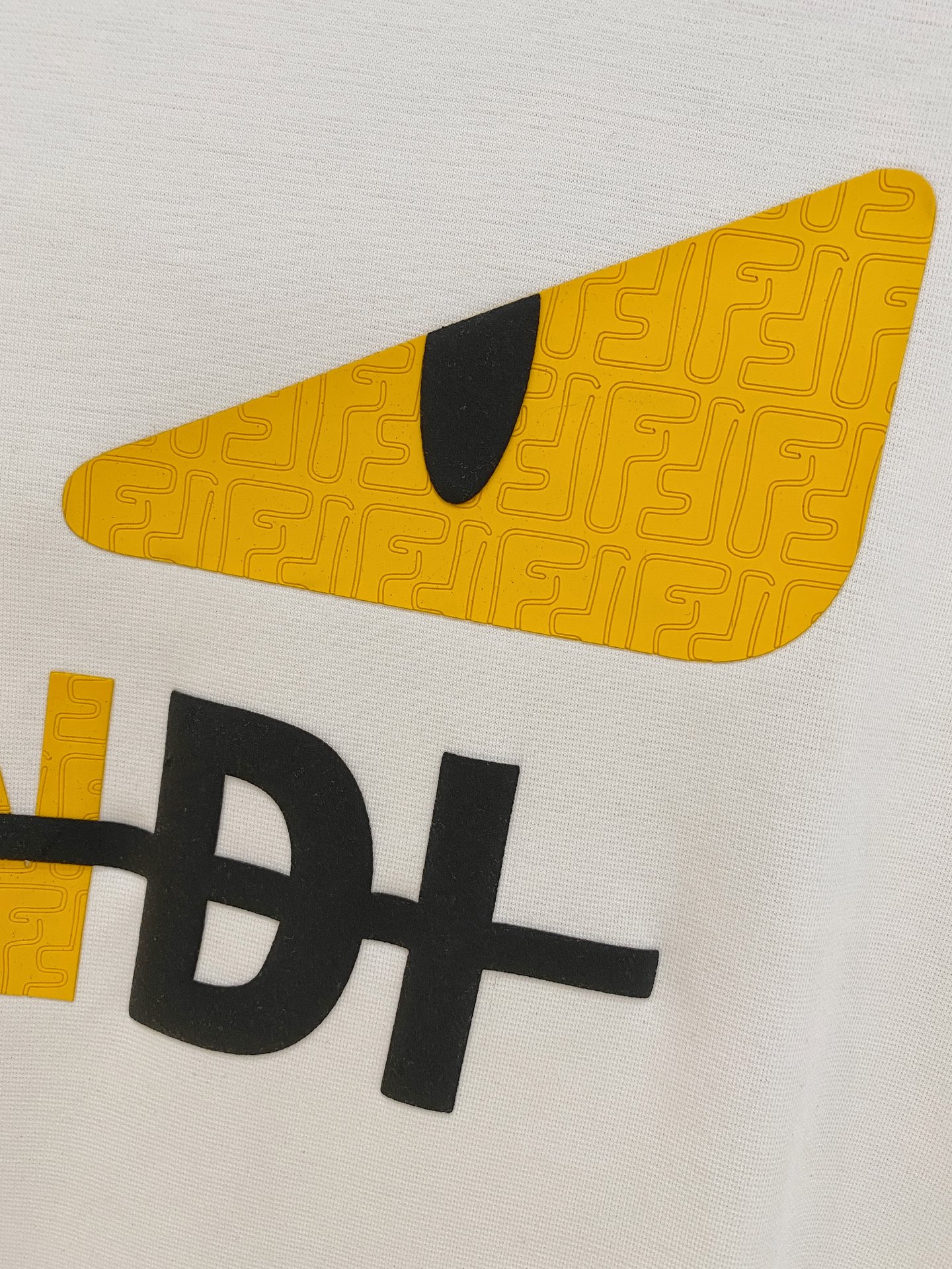 Fendi Classic Logo Cotton Short Sleeve T-Shirt - Stylish & Comfortable 7 i1745597235399 2983 0 4