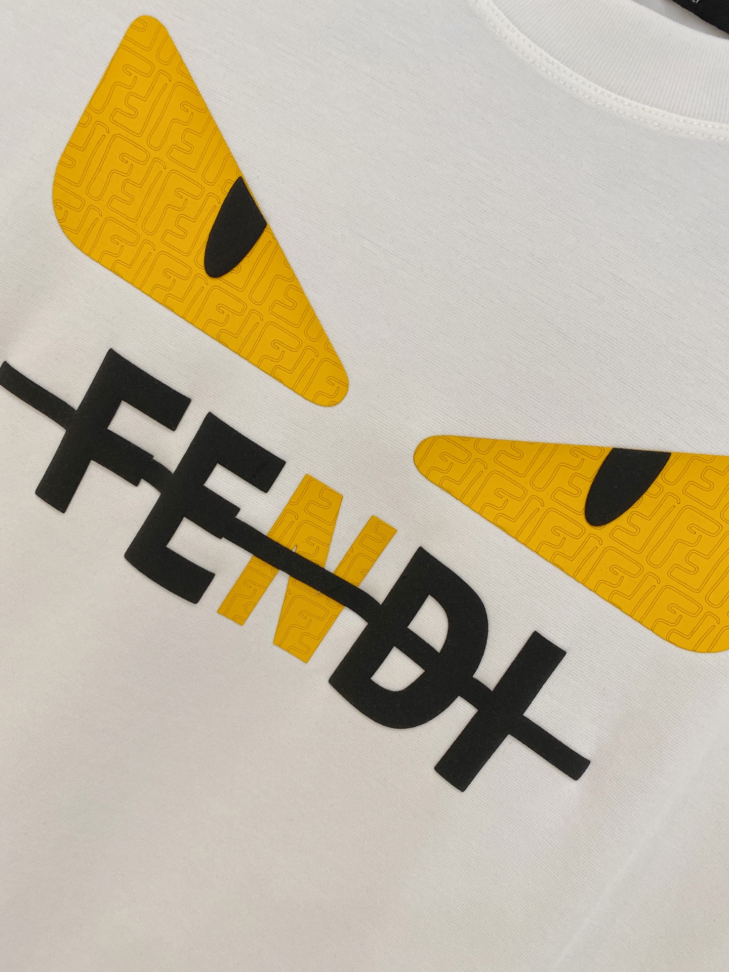 Fendi Classic Logo Cotton Short Sleeve T-Shirt - Stylish & Comfortable 6 i1745597236428 5710 0 3