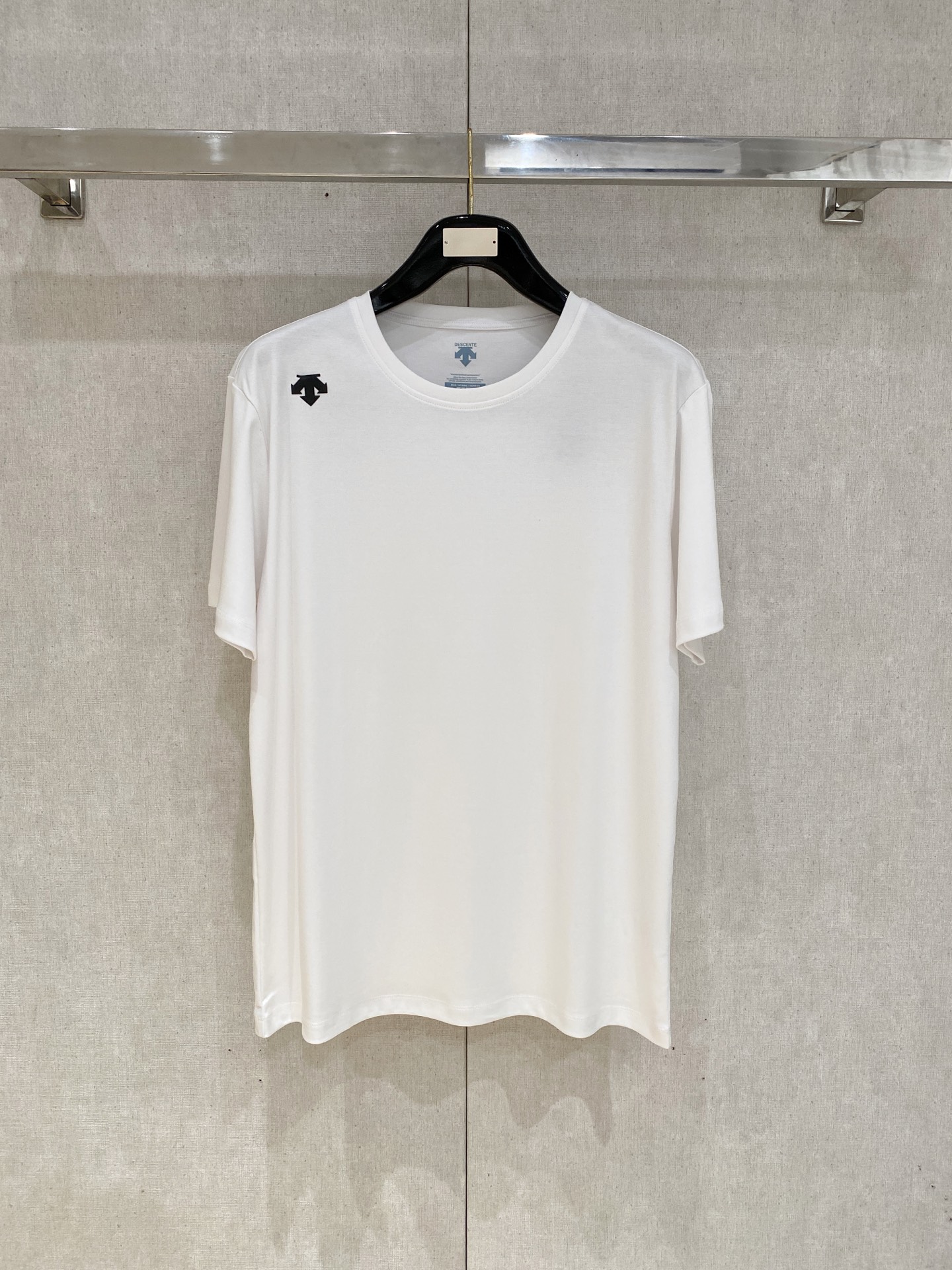 NO:151425,DESCENT* Arrow round neck short sleeve double-sided mercerized fabric Number of size M-3XL, T-shirt, alexander wang19860909DESCENT* 箭头圆领短袖 双面丝光面料 码数M-3XL,,T-shirt,alexander wang,Men's clothing