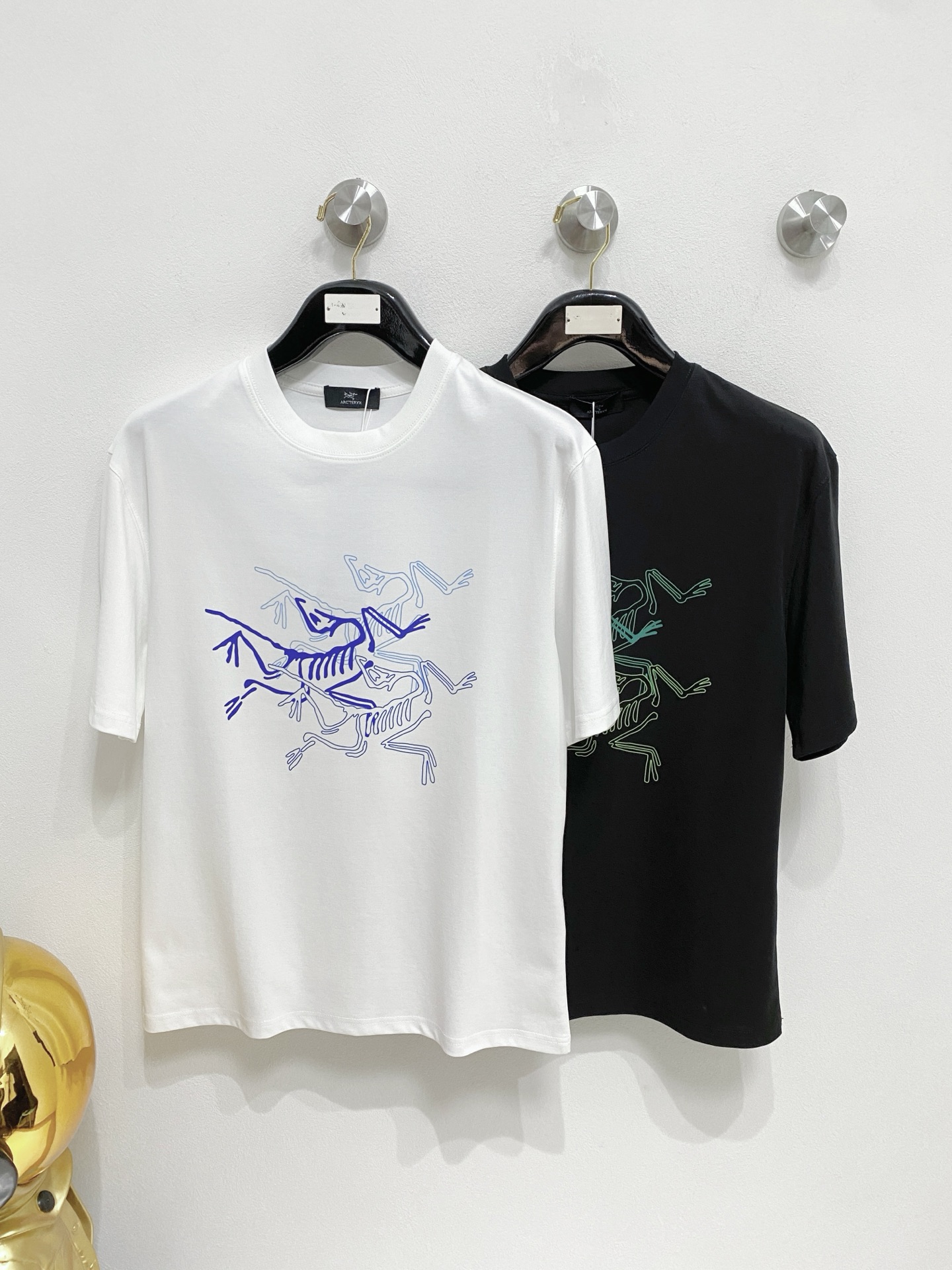 NO:488485,Arc/Architecture Bird New Products for Spring and Summer 2025 are available in new spring and summer. Three standards are complete. Mercerized cotton round neck short-sleeved T-shirt. Don’t need to introduce too much good products. Look at the details. Counter code M-XXXL 175/140 Suggestions L, arc'teryx, T-shirt,tees, t-shirt,alexander wang19860909Arc/始祖鸟 2025年春夏新品上新 三标齐全 丝光棉圆领短袖T恤 好货不用过多介绍 看细节 专柜码数M-XXXL 175/140建议L,arc'teryx,T-shirt,tees，t-shirt,alexander wang,Men's clothing