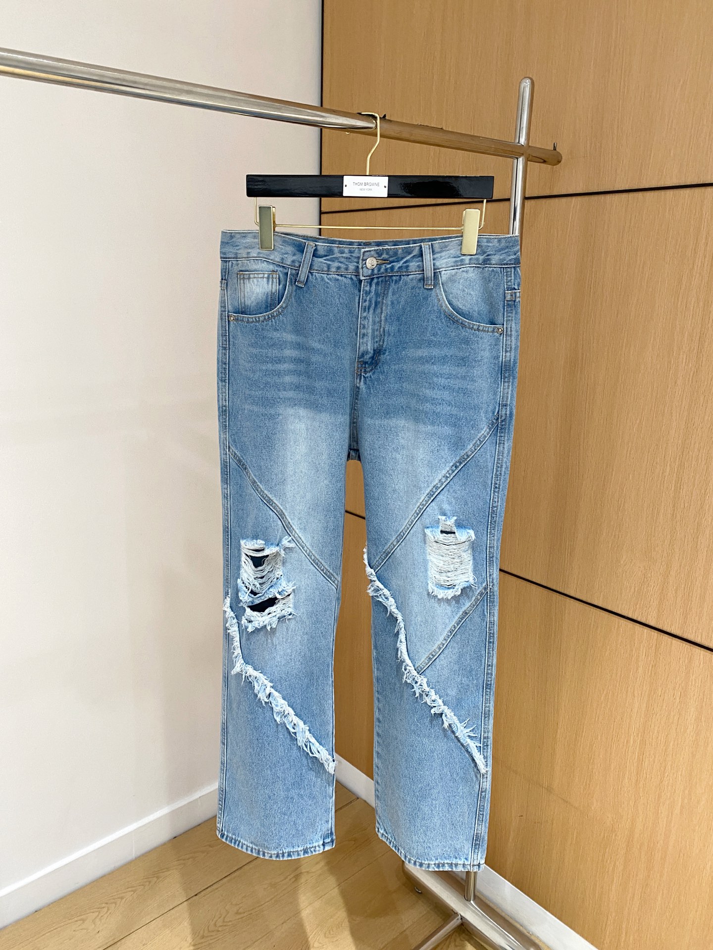 NO:153254,Burberry 2025ss four-season jeans, custom-made full set of hardware, brand new brand design craftsmanship, fine workmanship, perfect details, high-version code 29-38 (no 35 or 37), burberry, jeans, alexander wang19860909巴宝莉2025ss四季款牛仔裤,定制全套五金,全新品牌设计工艺,做工精细,细节完美,高版本码数29-38（无35无37）,,burberry,jeans,alexander wang,Men's clothing