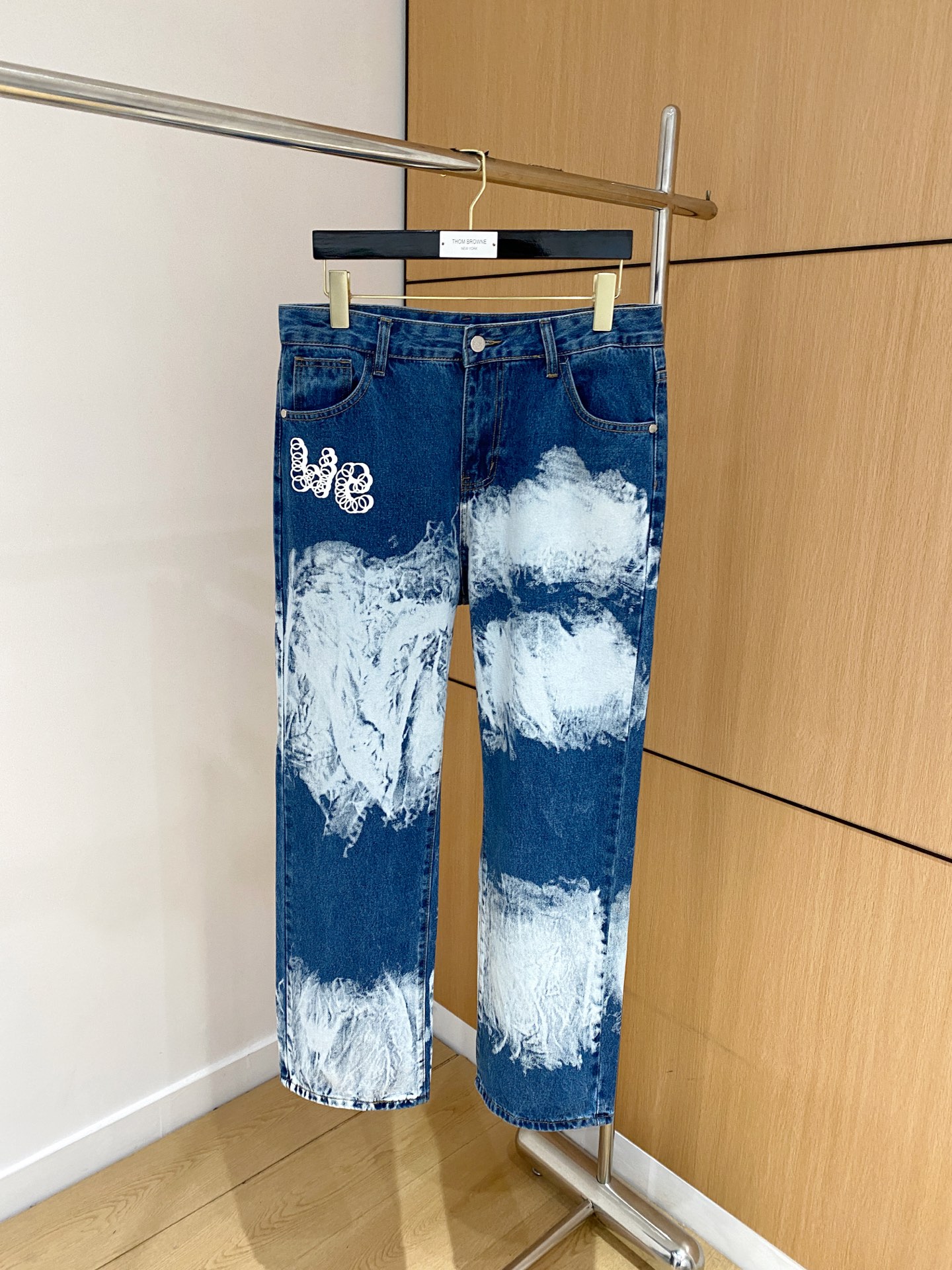 NO:153257,Luo Yiwei 2025ss four-season jeans, custom-made full set of hardware, brand new brand design craftsmanship, fine workmanship, perfect details, high-version code 29-38 (no 35 or 37), loewe, jeans, alexander wang19860909罗意威2025ss四季款牛仔裤,定制全套五金,全新品牌设计工艺,做工精细,细节完美,高版本码数29-38（无35无37）,,loewe,jeans,alexander wang,Men's clothing