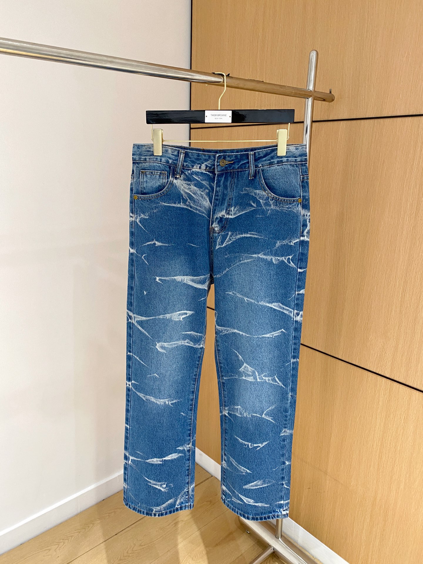 NO:153264,Luo Yiwei 2025ss four-season jeans, custom-made full set of hardware, brand new brand design craftsmanship, fine workmanship, perfect details, high-version code 29-38 (no 35 or 37), loewe, jeans, alexander wang19860909罗意威2025ss四季款牛仔裤,定制全套五金,全新品牌设计工艺,做工精细,细节完美,高版本码数29-38（无35无37）,,loewe,jeans,alexander wang,Men's clothing