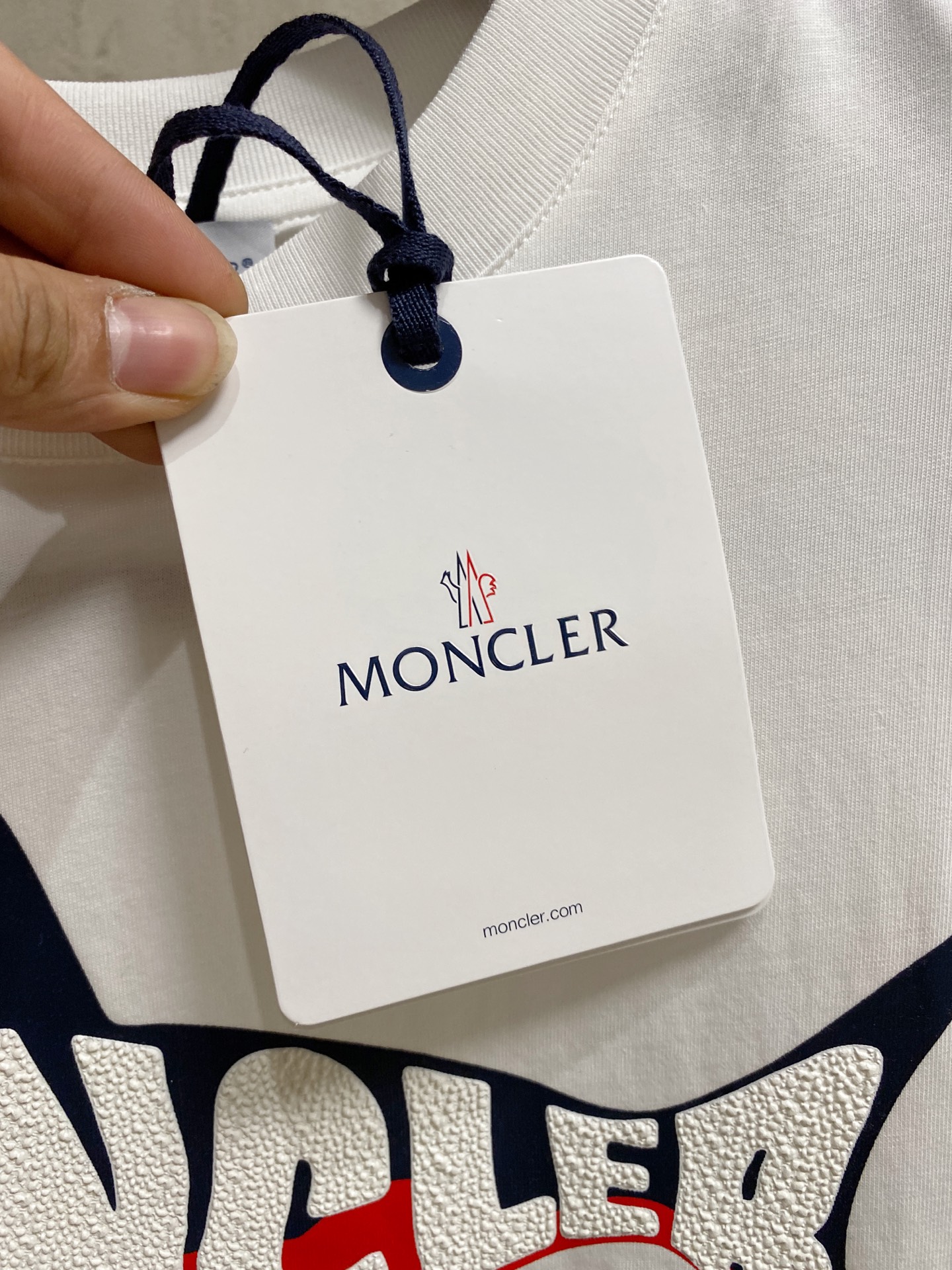 Moncler Short Sleeve T-Shirt: Classic & Fashionable Unisex Design 4 i1746197281378 6206 0 5