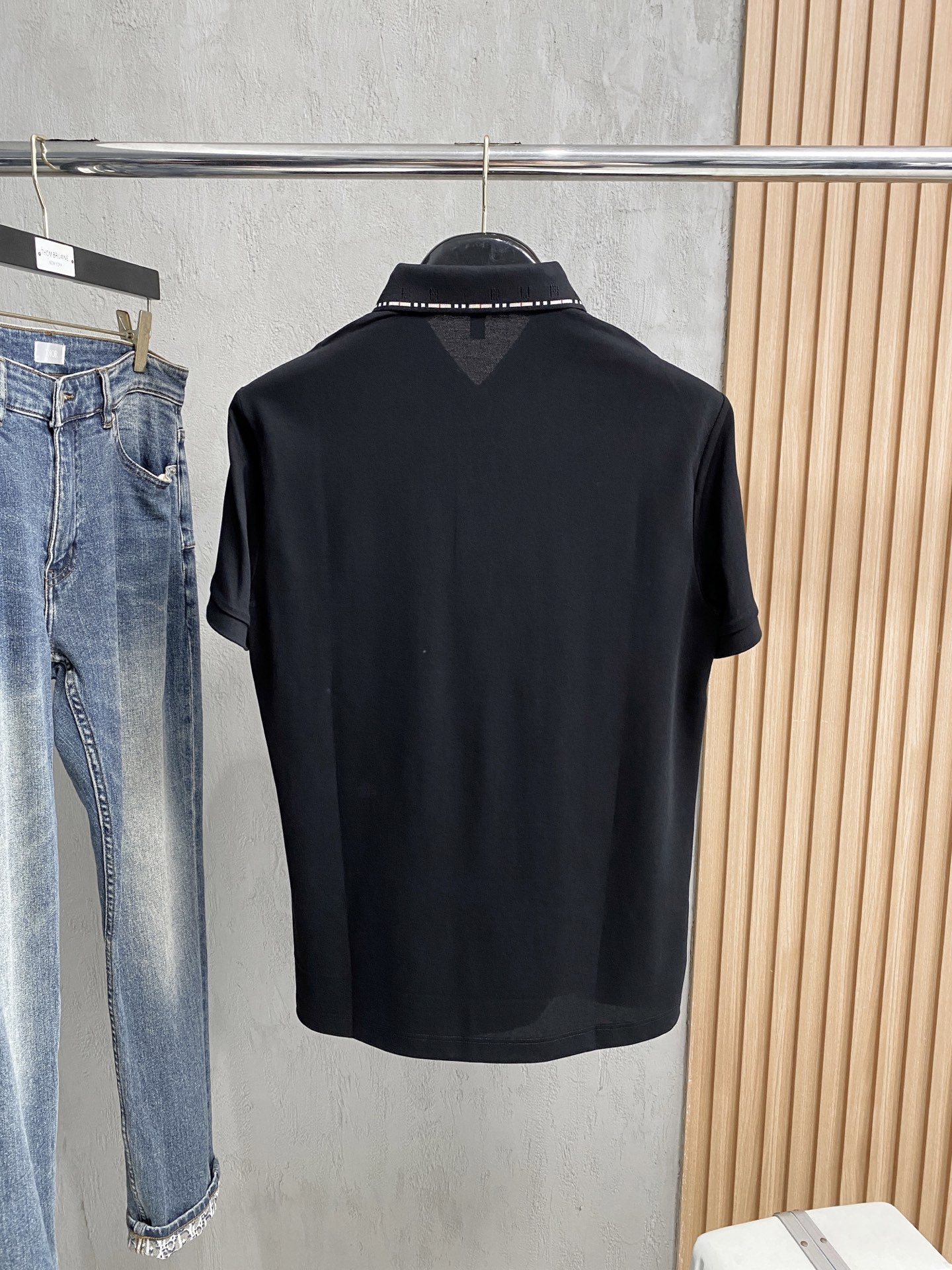 P巴宝莉25SS新款春夏短袖翻领T恤Polo，最高版本客供定制高端朱地面料简单时尚款，拼色螺纹超级好看！