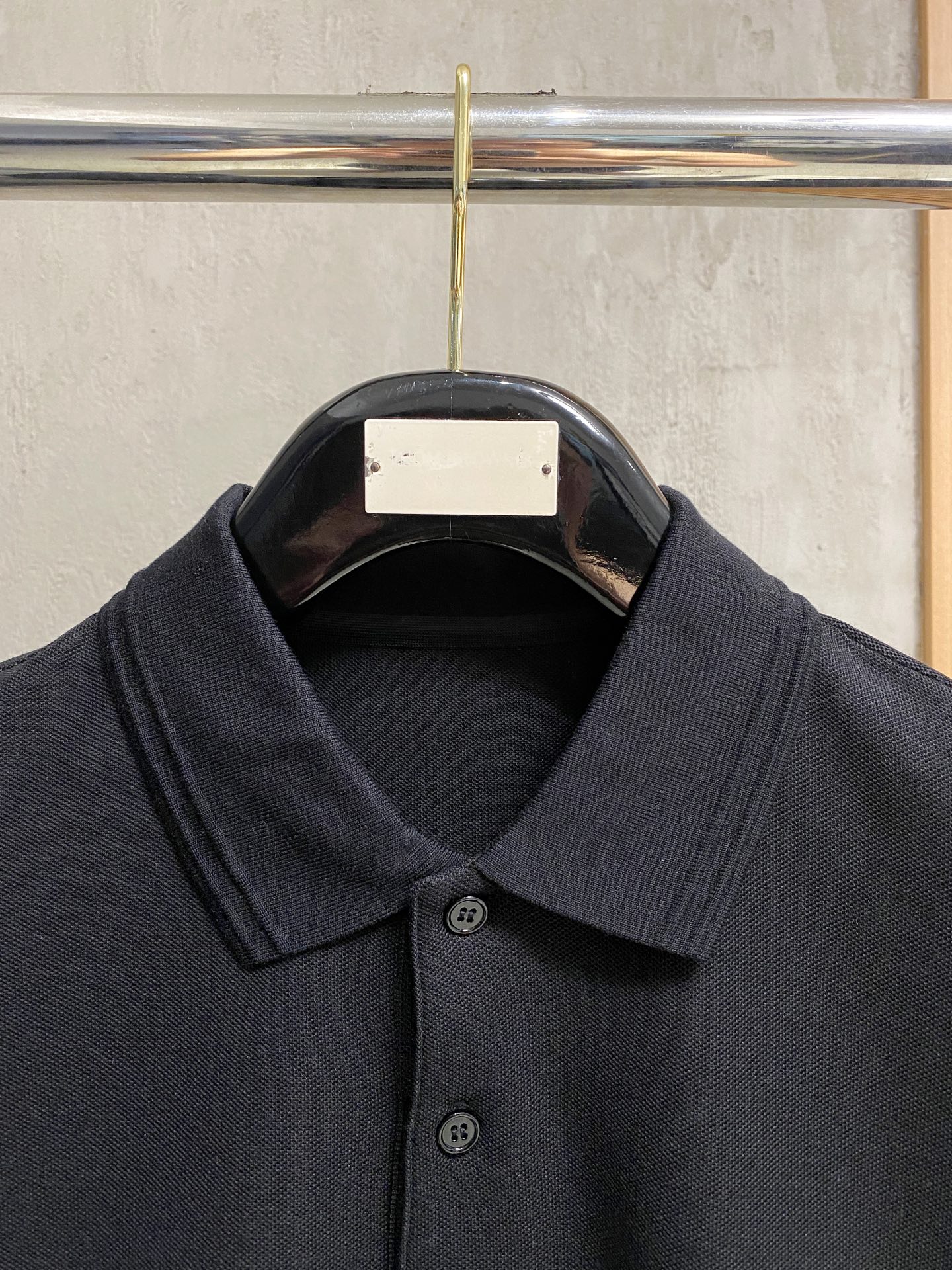 P普拉达25SS新款春夏短袖翻领T恤Polo，最高版本客供定制高端朱地面料简单时尚款，拼色螺纹超级好看！