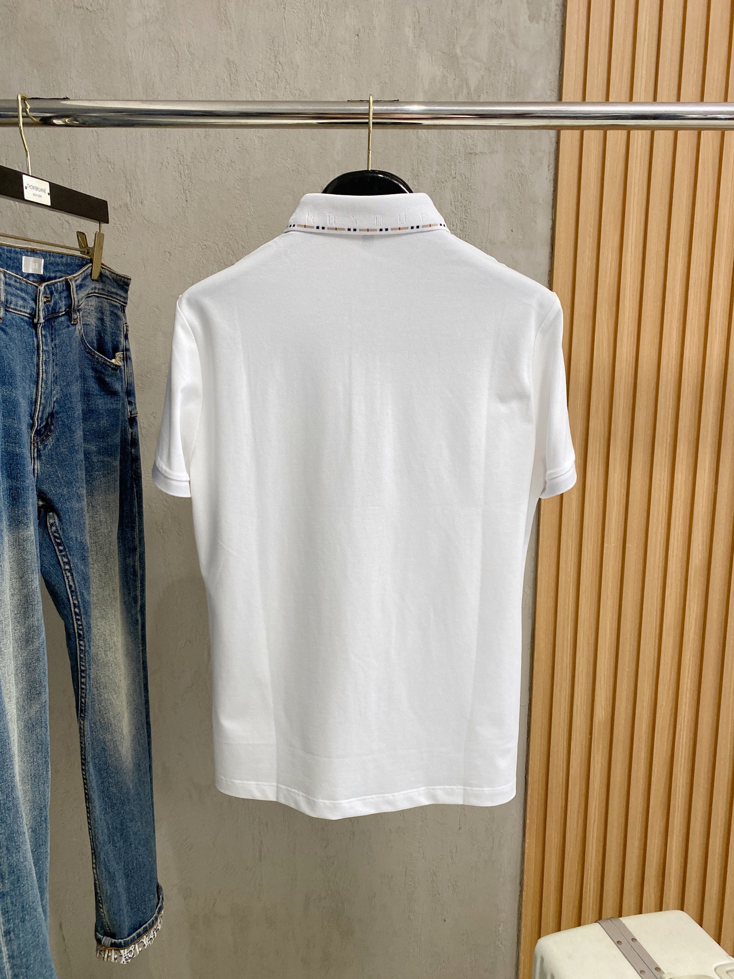 P巴宝莉25SS新款春夏短袖翻领T恤Polo，最高版本客供定制高端朱地面料简单时尚款，拼色螺纹超级好看！