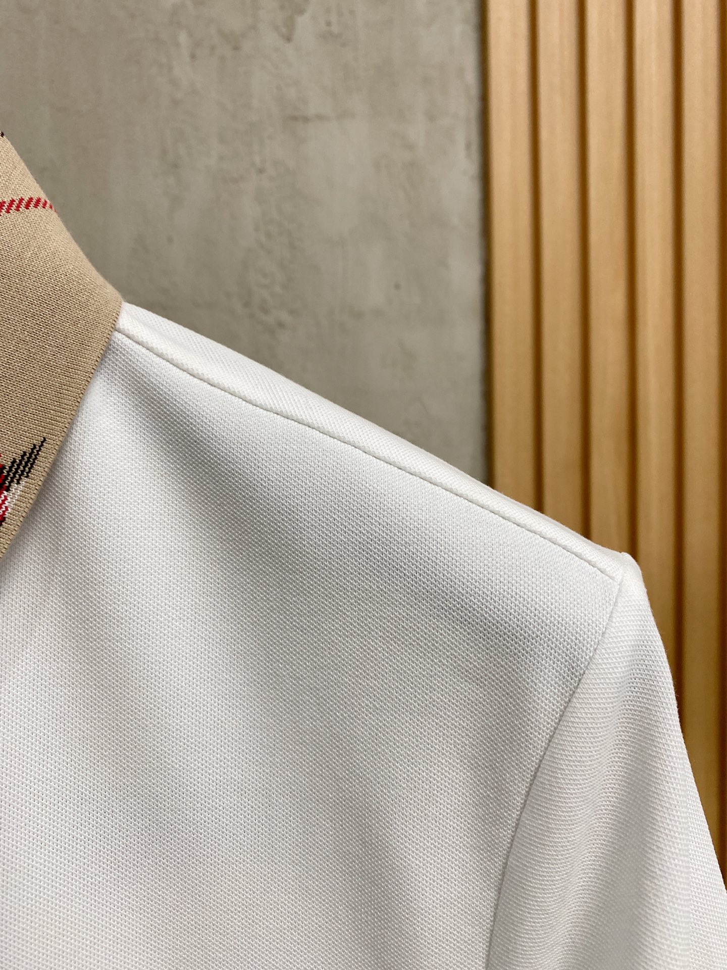 P巴宝莉25SS新款春夏短袖翻领T恤Polo，最高版本客供定制高端朱地面料简单时尚款，拼色螺纹超级好看！