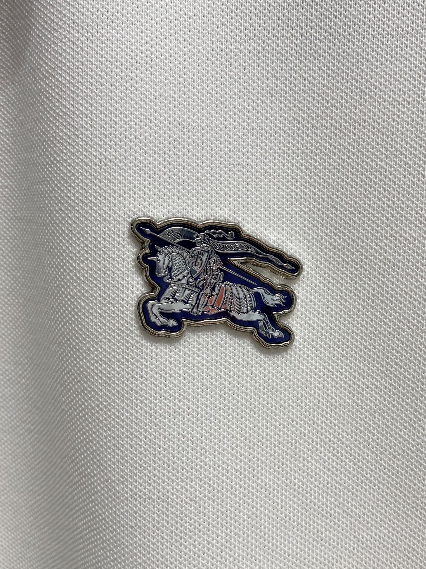 P巴宝莉25SS新款春夏短袖翻领T恤Polo，最高版本客供定制高端朱地面料简单时尚款，拼色螺纹超级好看！