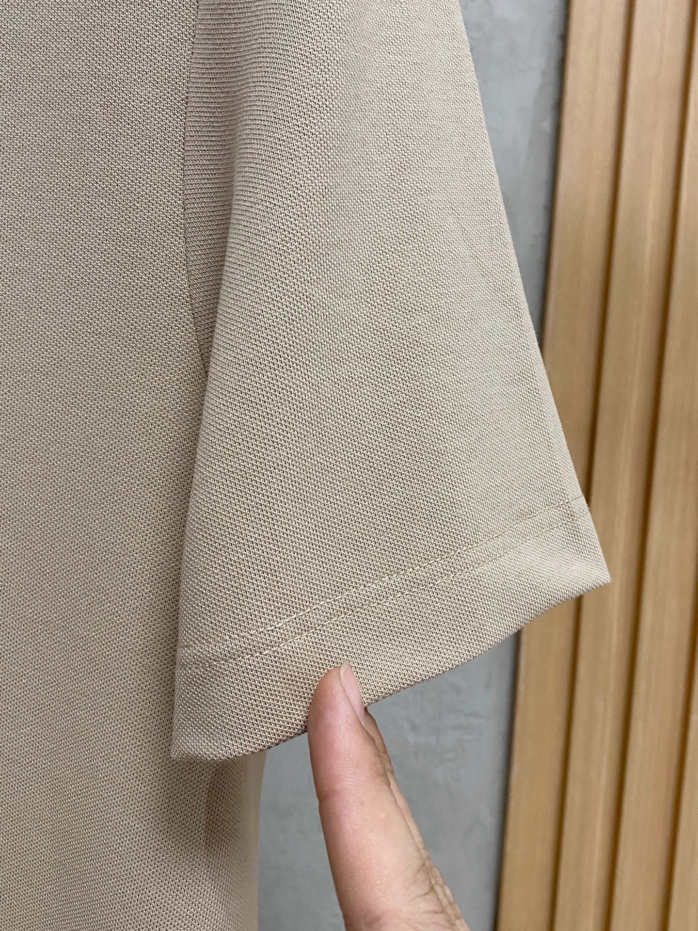 P巴宝莉25SS新款春夏短袖翻领T恤Polo，最高版本客供定制高端朱地面料简单时尚款，拼色螺纹超级好看！