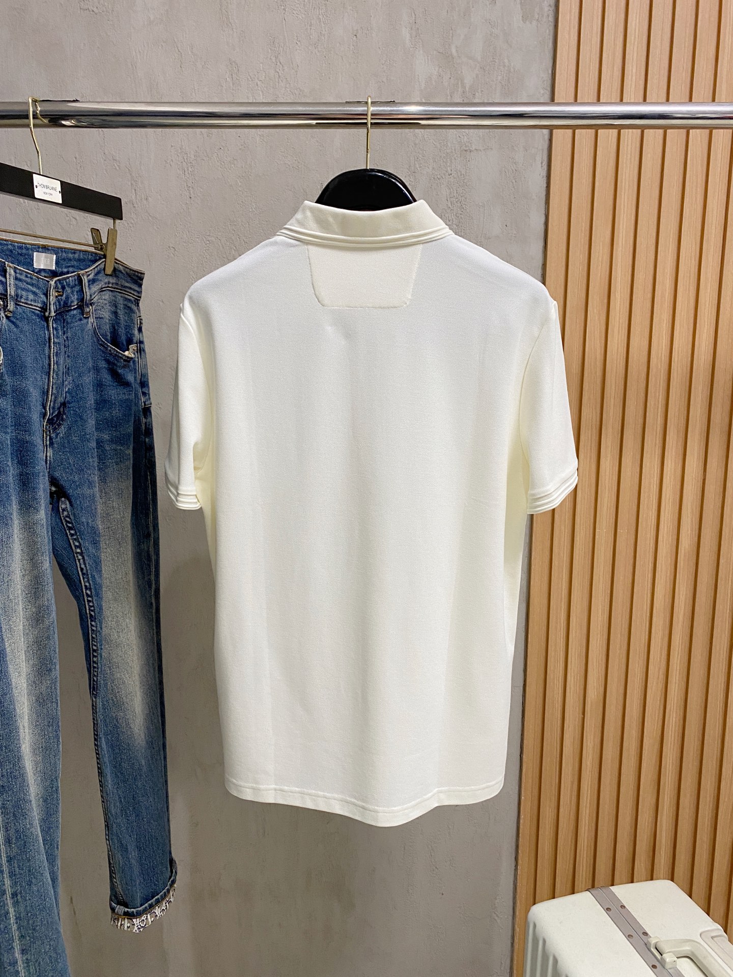 P普拉达25SS新款春夏短袖翻领T恤Polo，最高版本客供定制高端朱地面料简单时尚款，拼色螺纹超级好看！