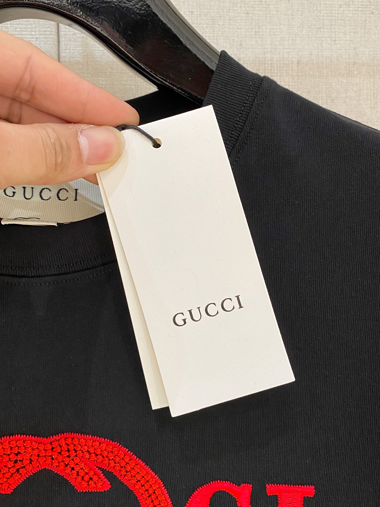 🌾退换# 古*Gucci 春夏新款首发专柜最新款短袖圆领T恤 高端订制 设计前卫时尚！品牌logo重工艺