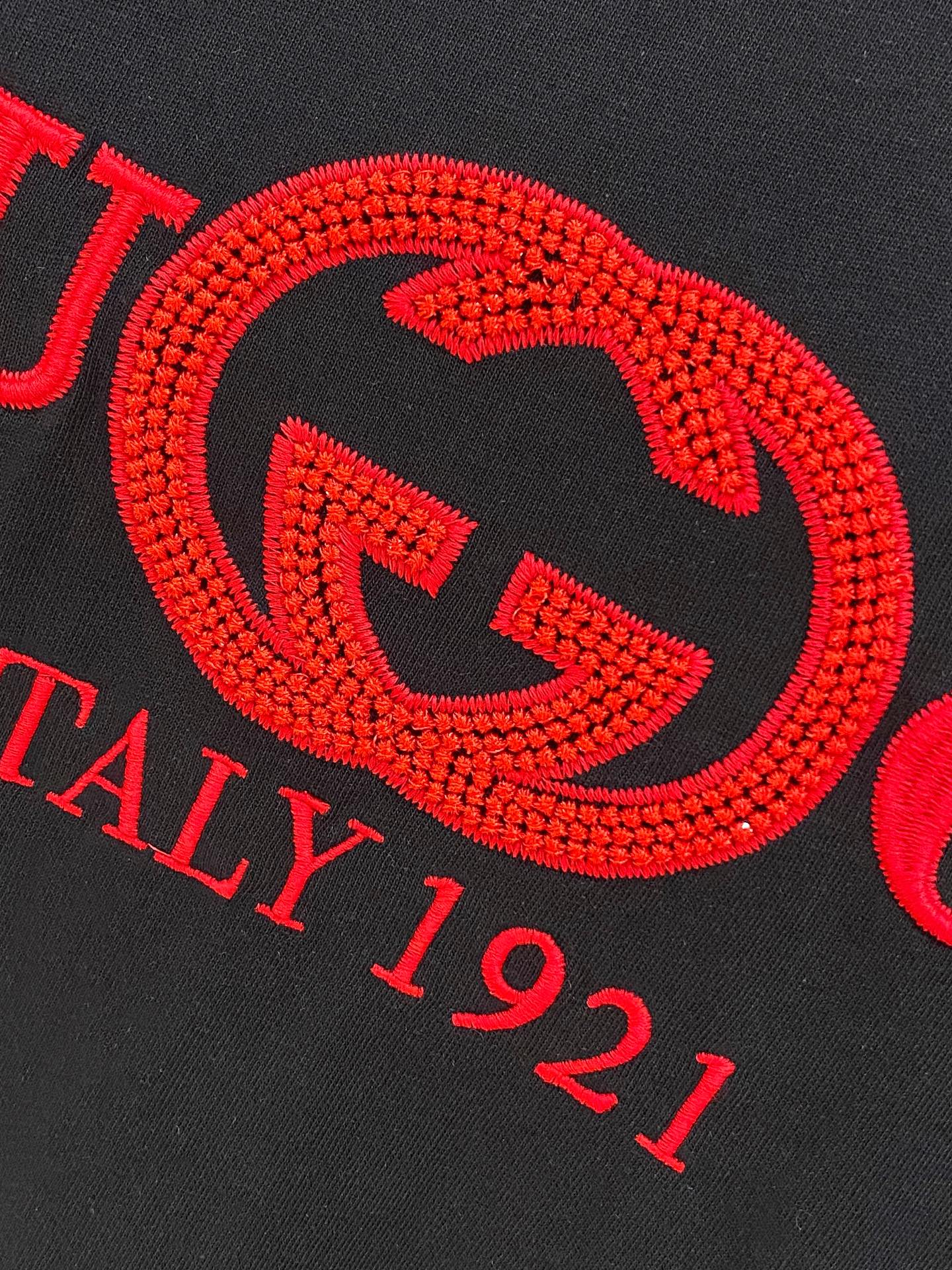 🌾退换# 古*Gucci 春夏新款首发专柜最新款短袖圆领T恤 高端订制 设计前卫时尚！品牌logo重工艺